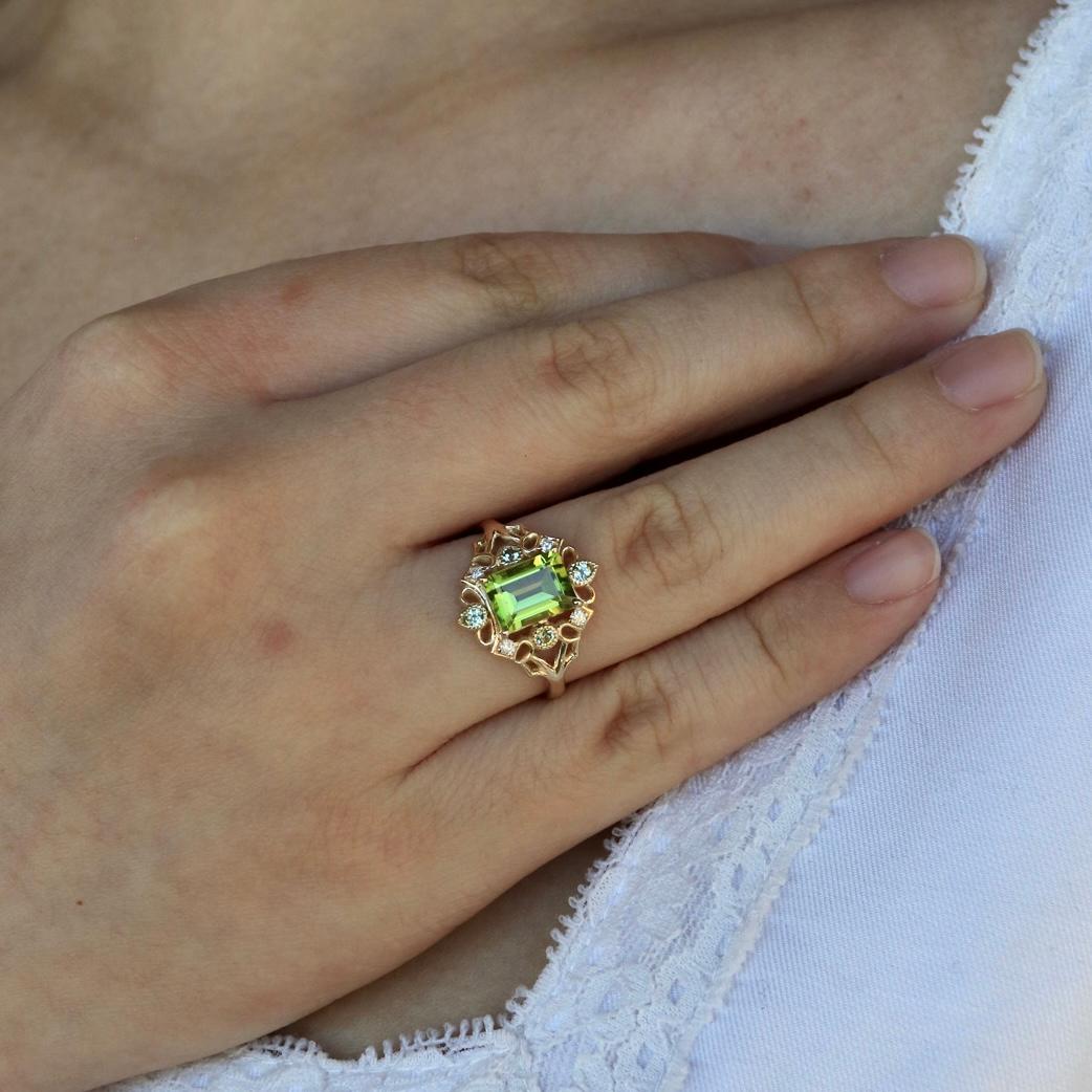 Modern Kai Renaissance Peridot Diamond Cocktail Ring For Sale