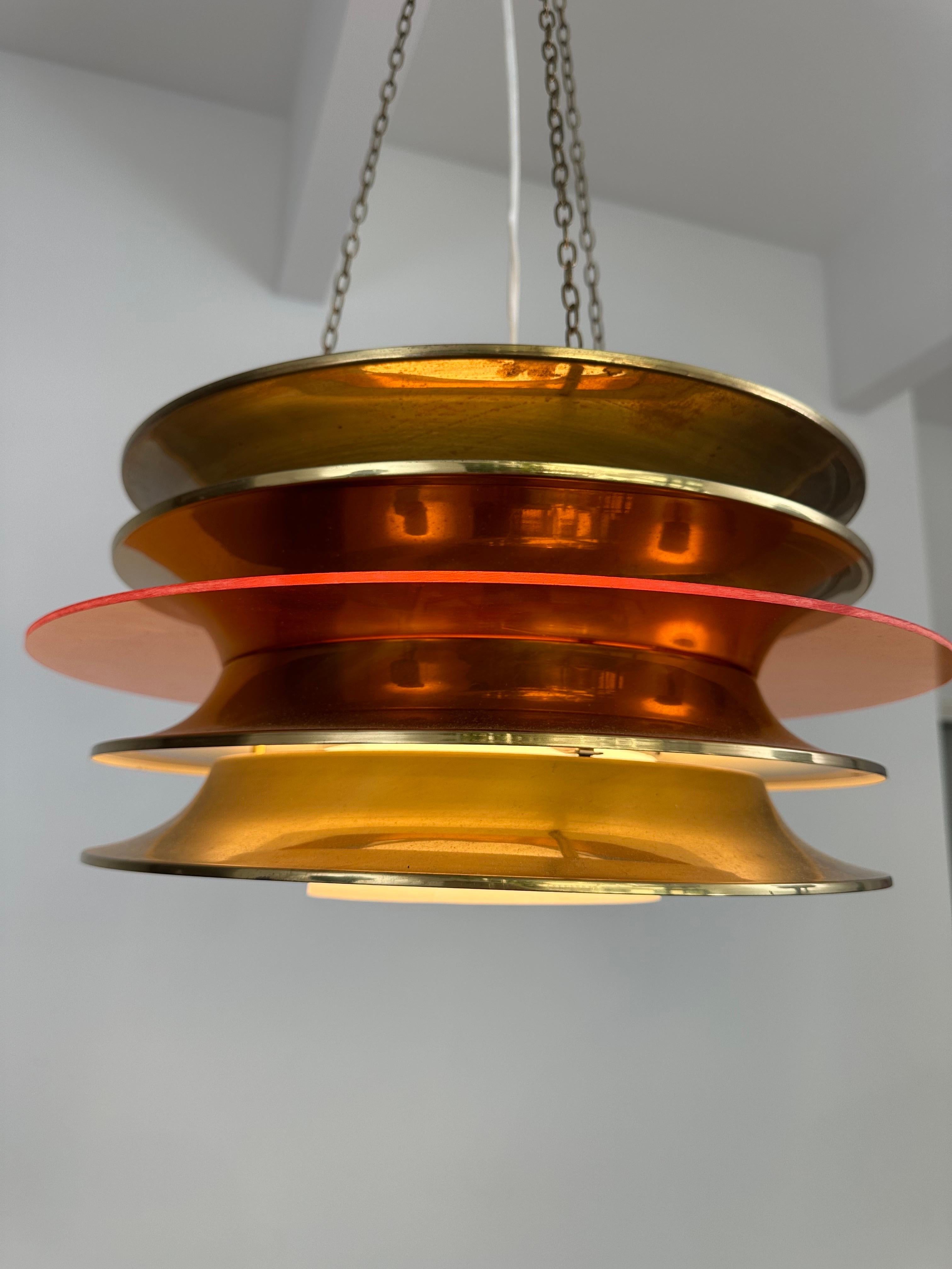 XX secolo Lampadario Kai Kai in ottone e acrilico arancione di LYNX in vendita