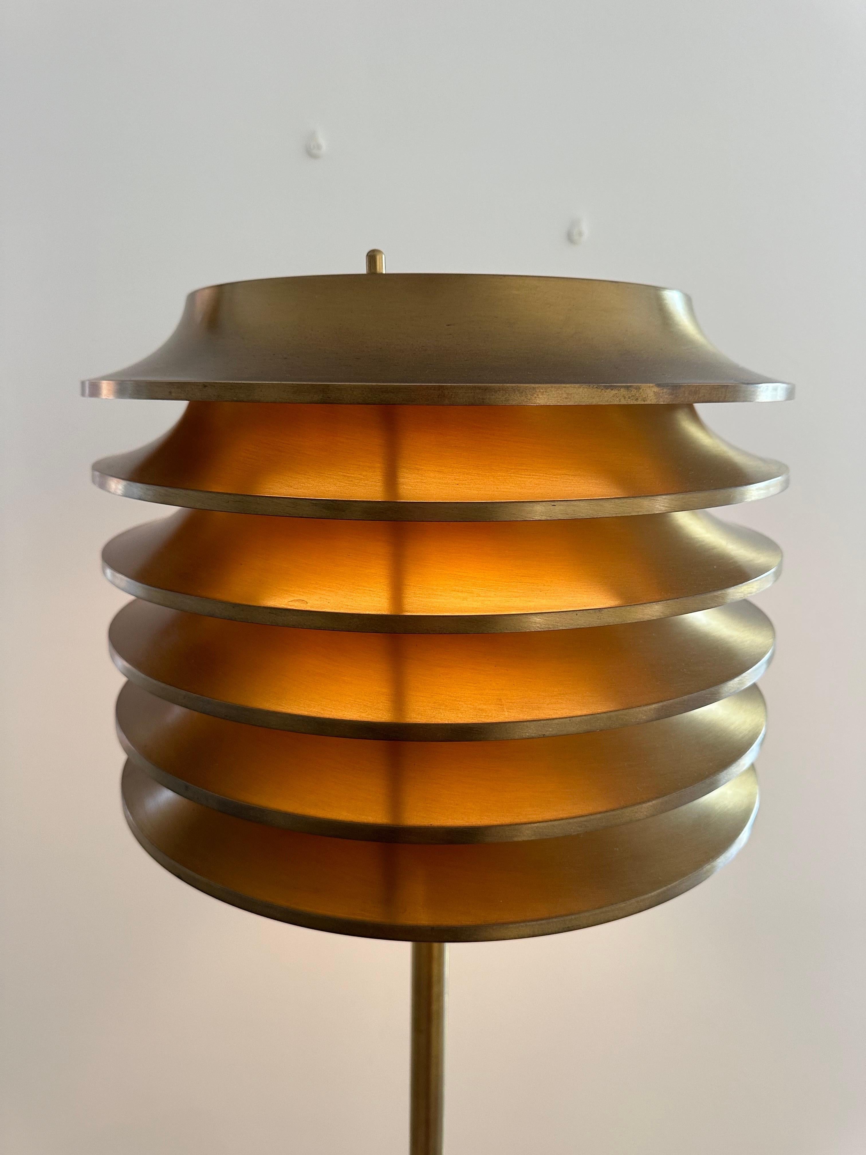 Lampada da terra Kai Ruokonen / Kai Finnmark per il Vaakuna Hotel, anni '70 In condizioni buone in vendita a Espoo, FI