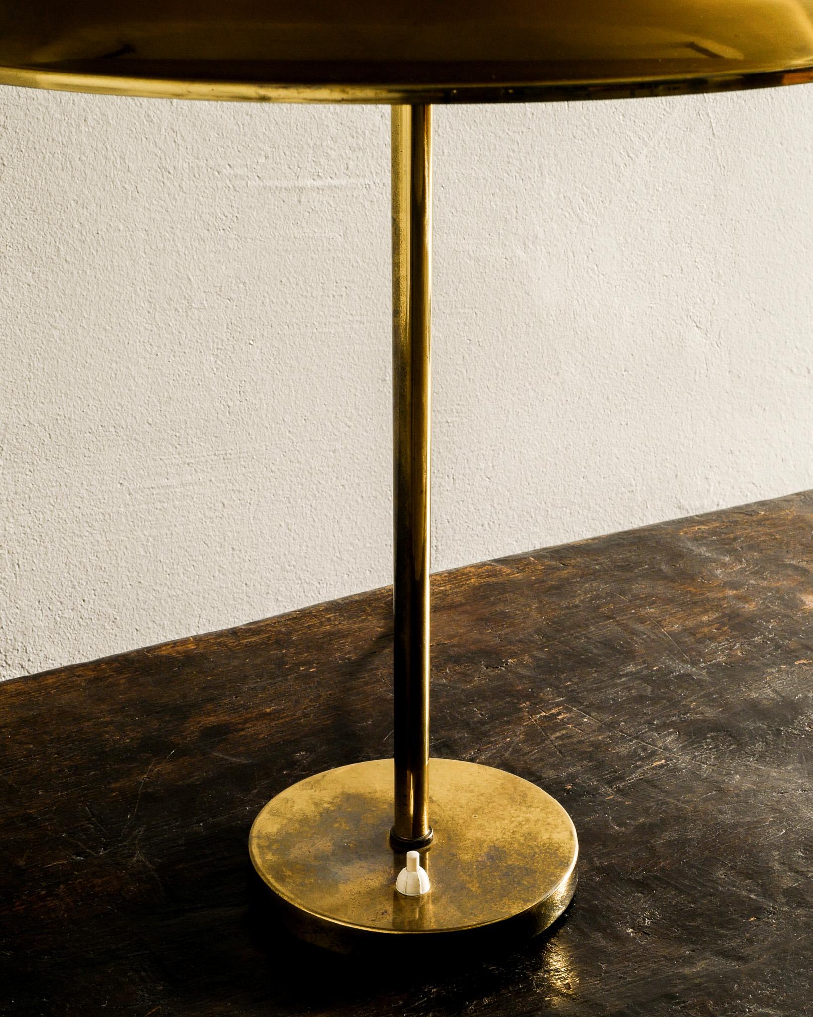 Scandinavian Modern Kai Ruokonen Mid Century Table Desk Lamp in Brass Produced by Lynx Finland, 1960