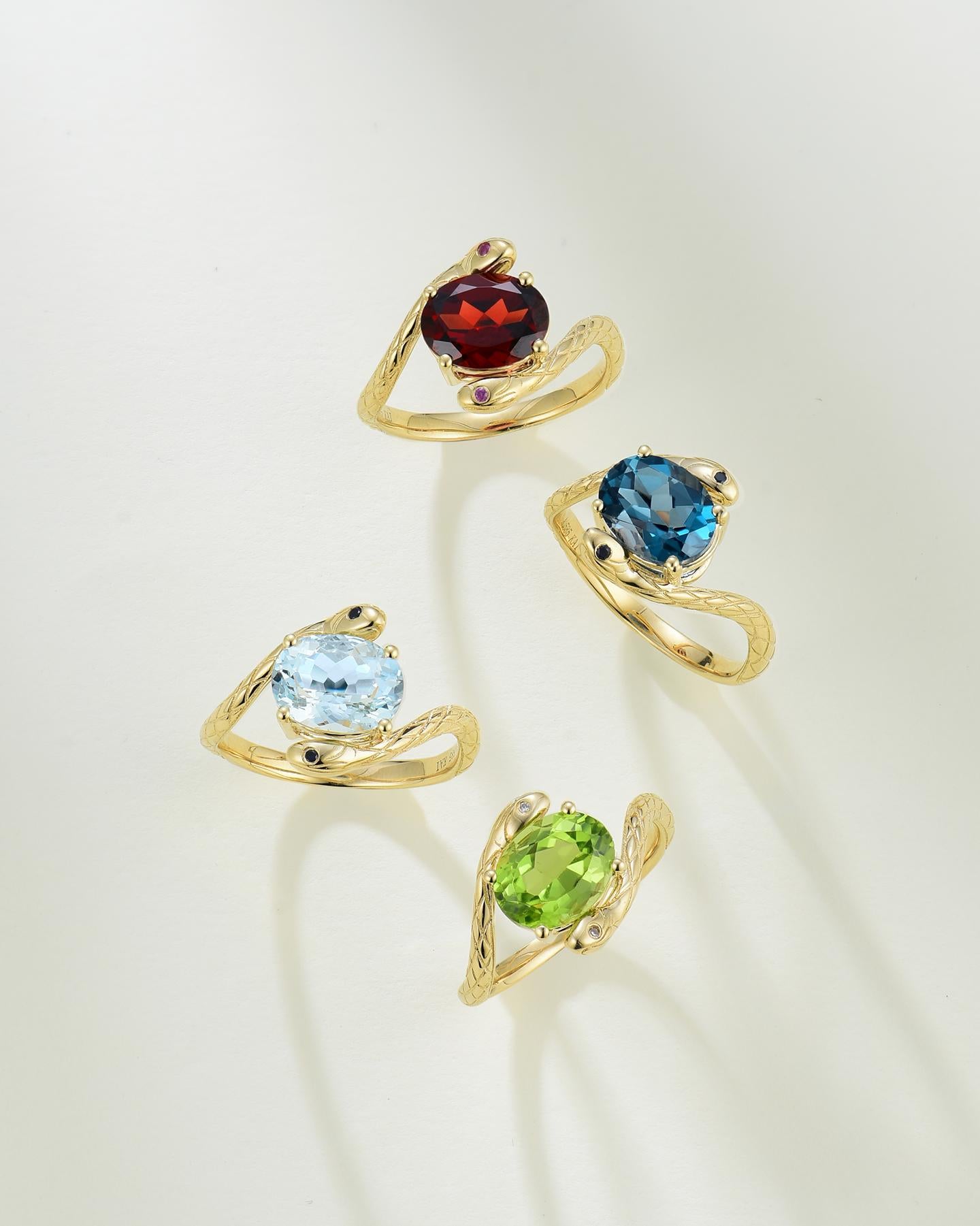 Kai Snake Aquamarine Sapphire East-West Ring in 14K Solid Gold For Sale 4