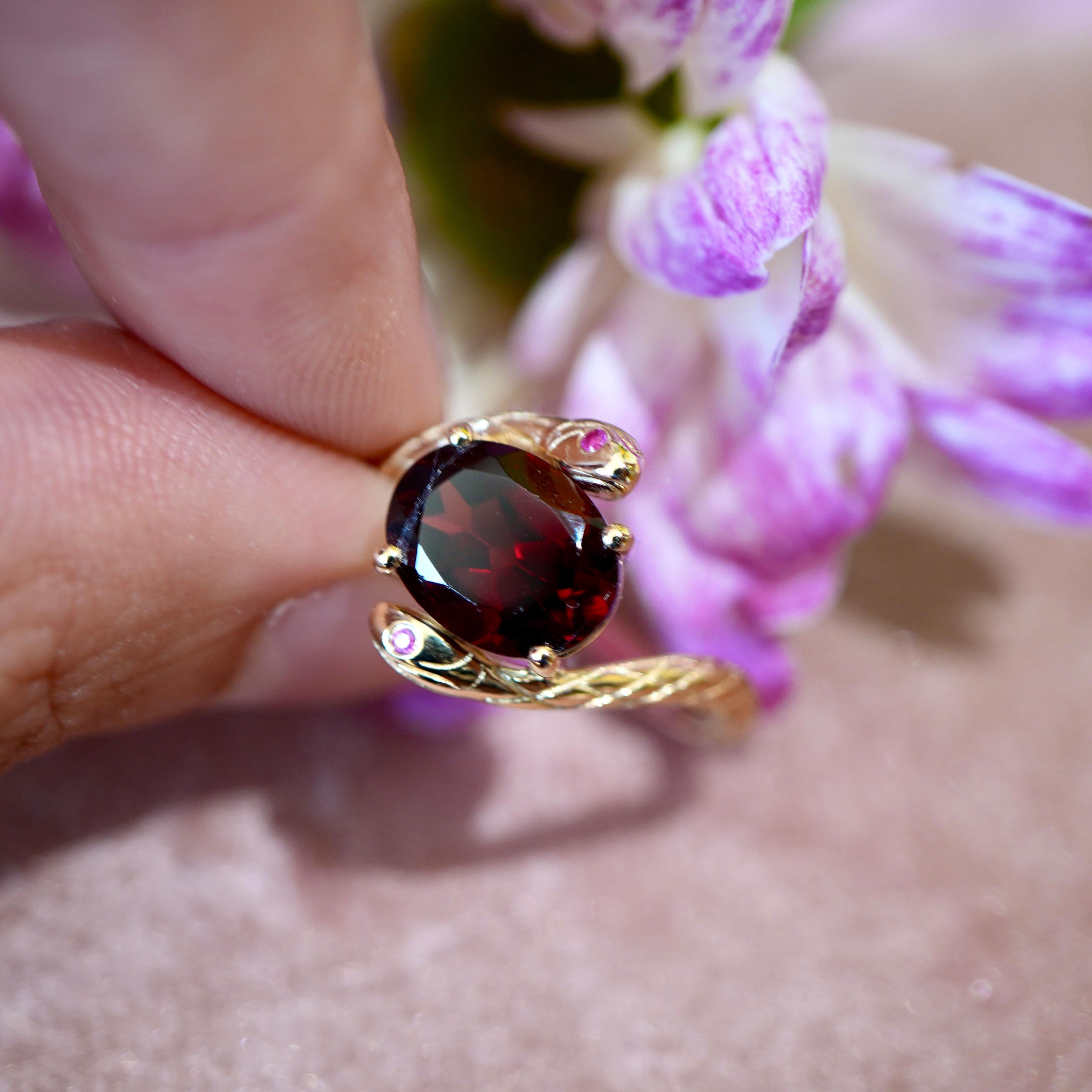 Women's Kai Snake 1.82 ctw Garnet Ruby East-West Ring in 14K Solid Gold For Sale