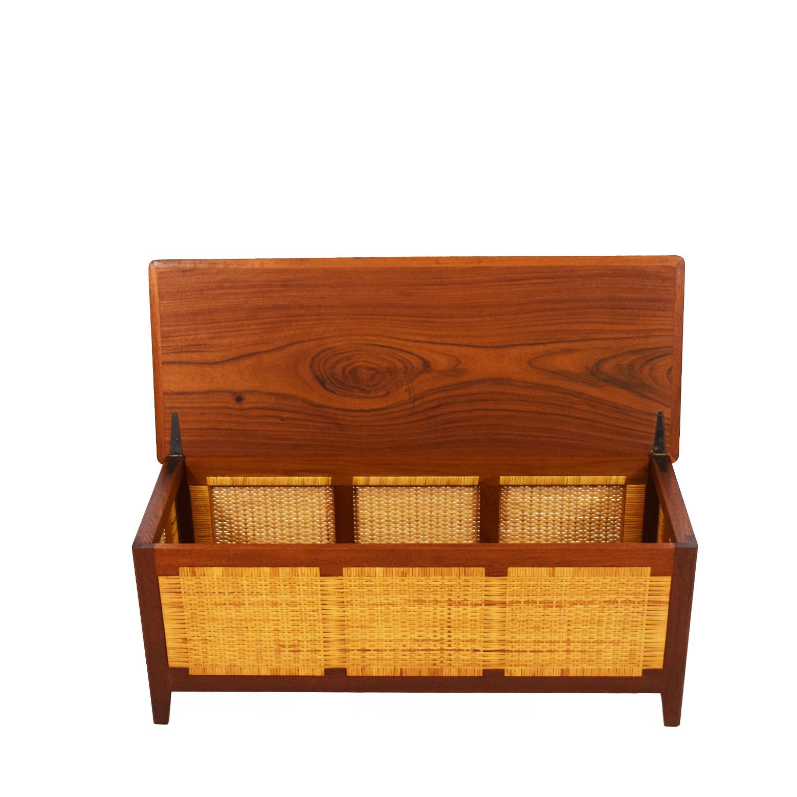 Kai Winding Coffee Table / Trunk /Chest/ Bench  Produced by Poul Hundevad, 1950' In Good Condition For Sale In Hudson, NY
