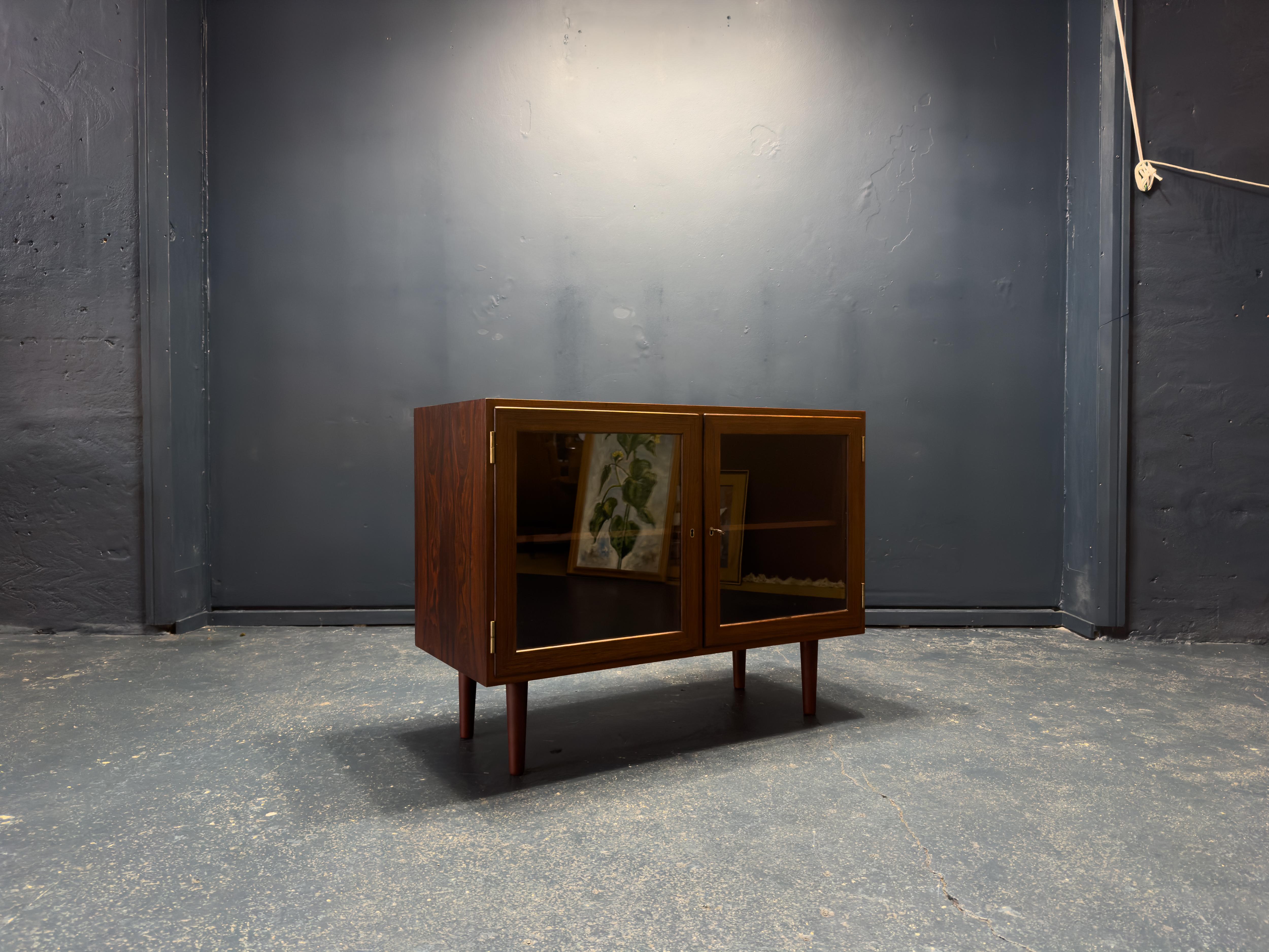 Kai Winding Glass sideboard In Good Condition For Sale In London, GB