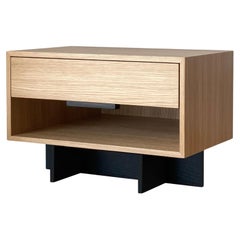 Mesilla de noche Kaid grande, minimalista contemporánea de madera de roble bicolor, personalizable