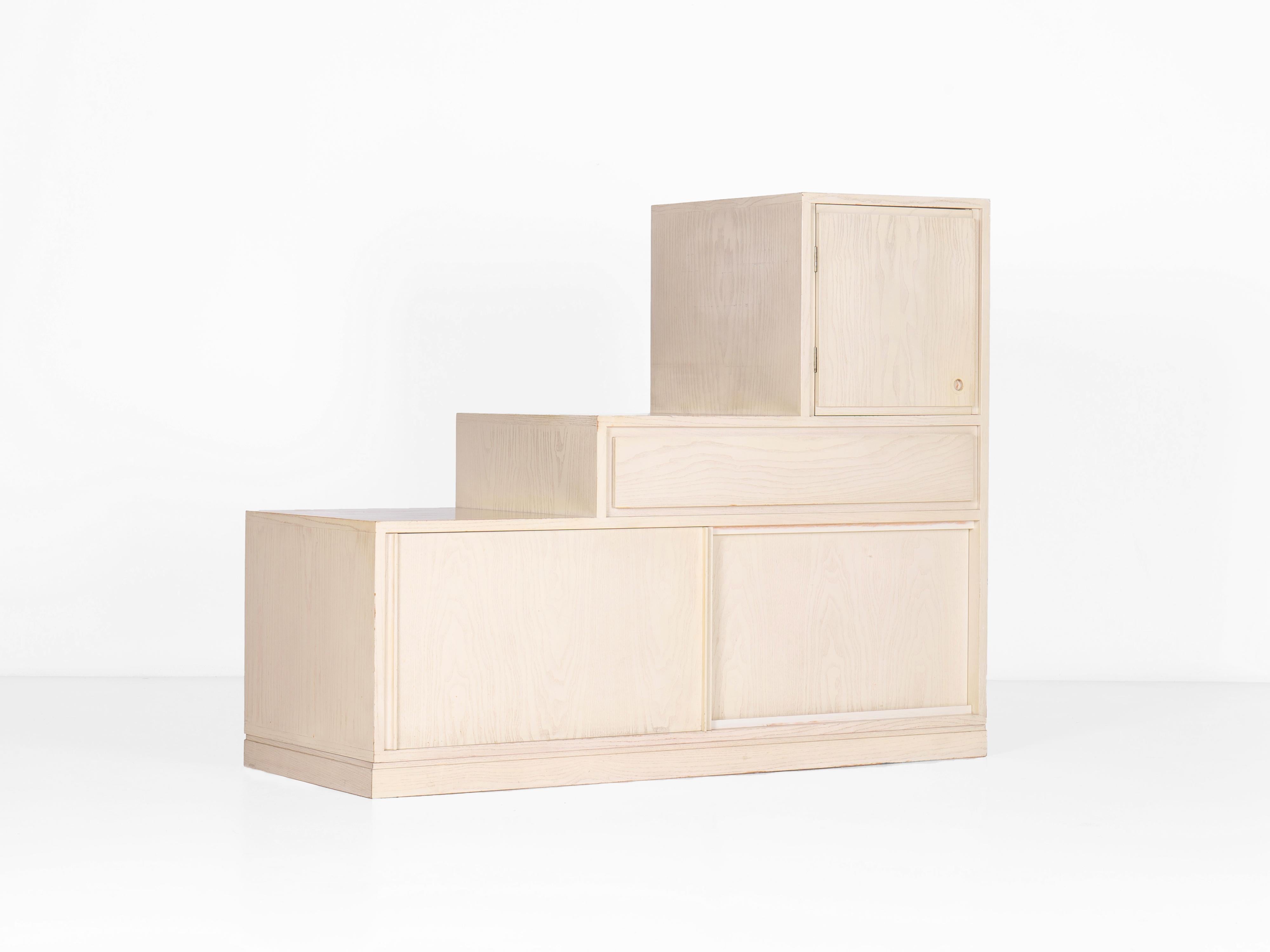 Mid-Century moderno Armadio Kaidan di Kazuhide Takahama per Gavina, 1962 in vendita