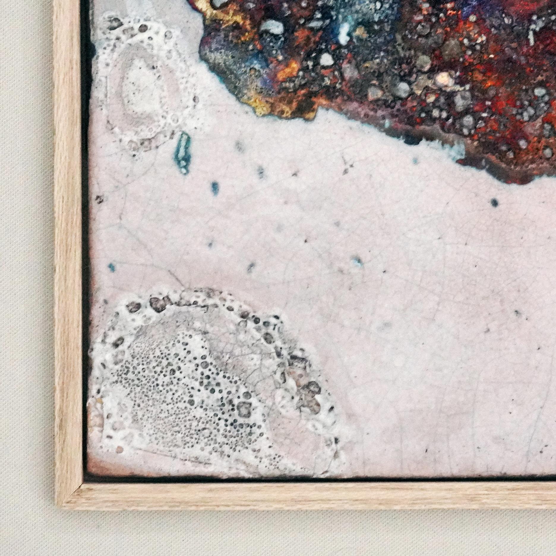 Malese Kaiga 1 - 1' x 1' arte da parete in ceramica raku incorniciata - RAAQUU Numero di serie 2400012 in vendita