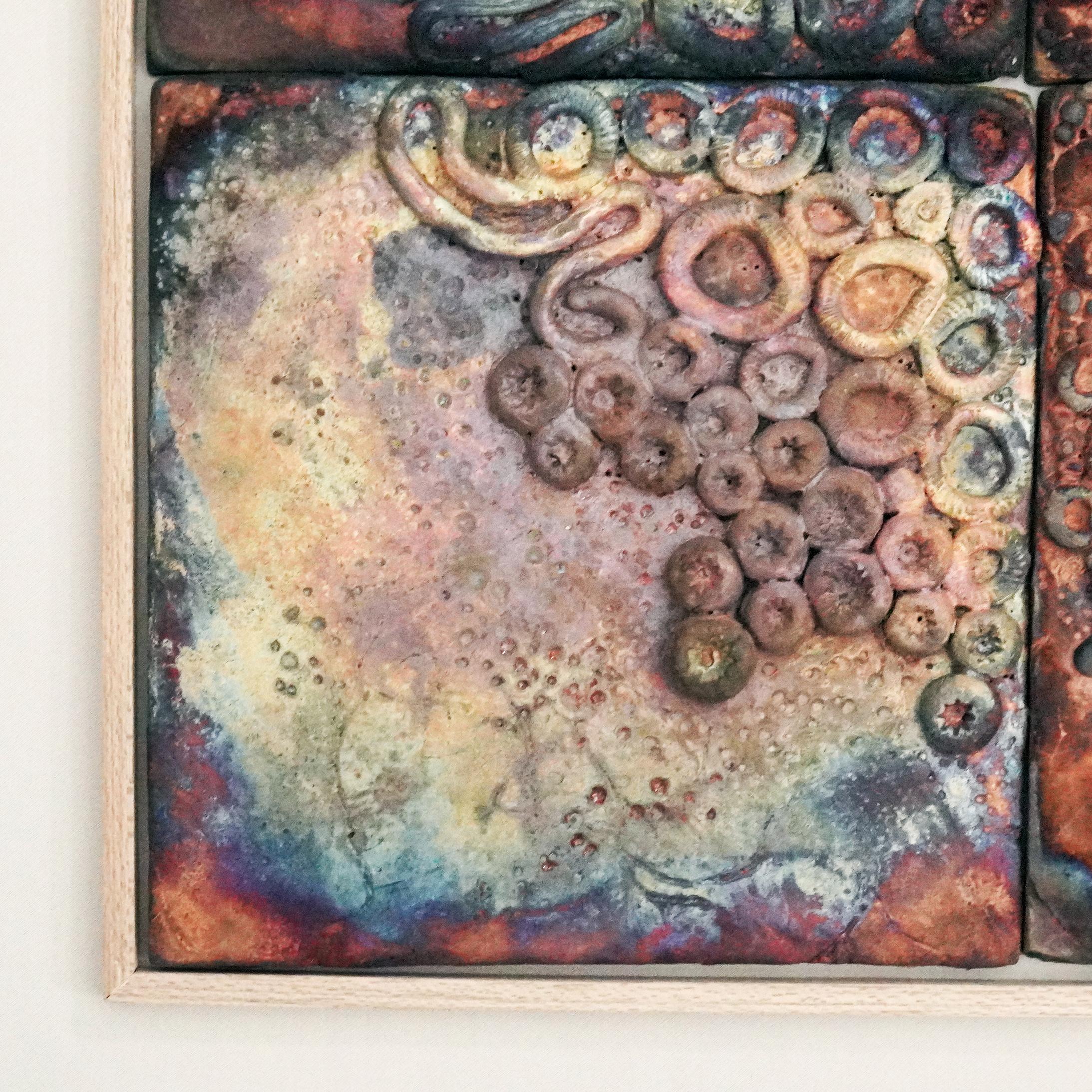 Édition limitée de la sculpture Kaiga 4 - C'est la pièce exacte que vous recevrez !

Les œuvres d'art murales en céramique Kaiga sont réalisées par cuisson raku d'une couche superficielle d'oxyde de cuivre sur une couche de céramique plate. Chaque