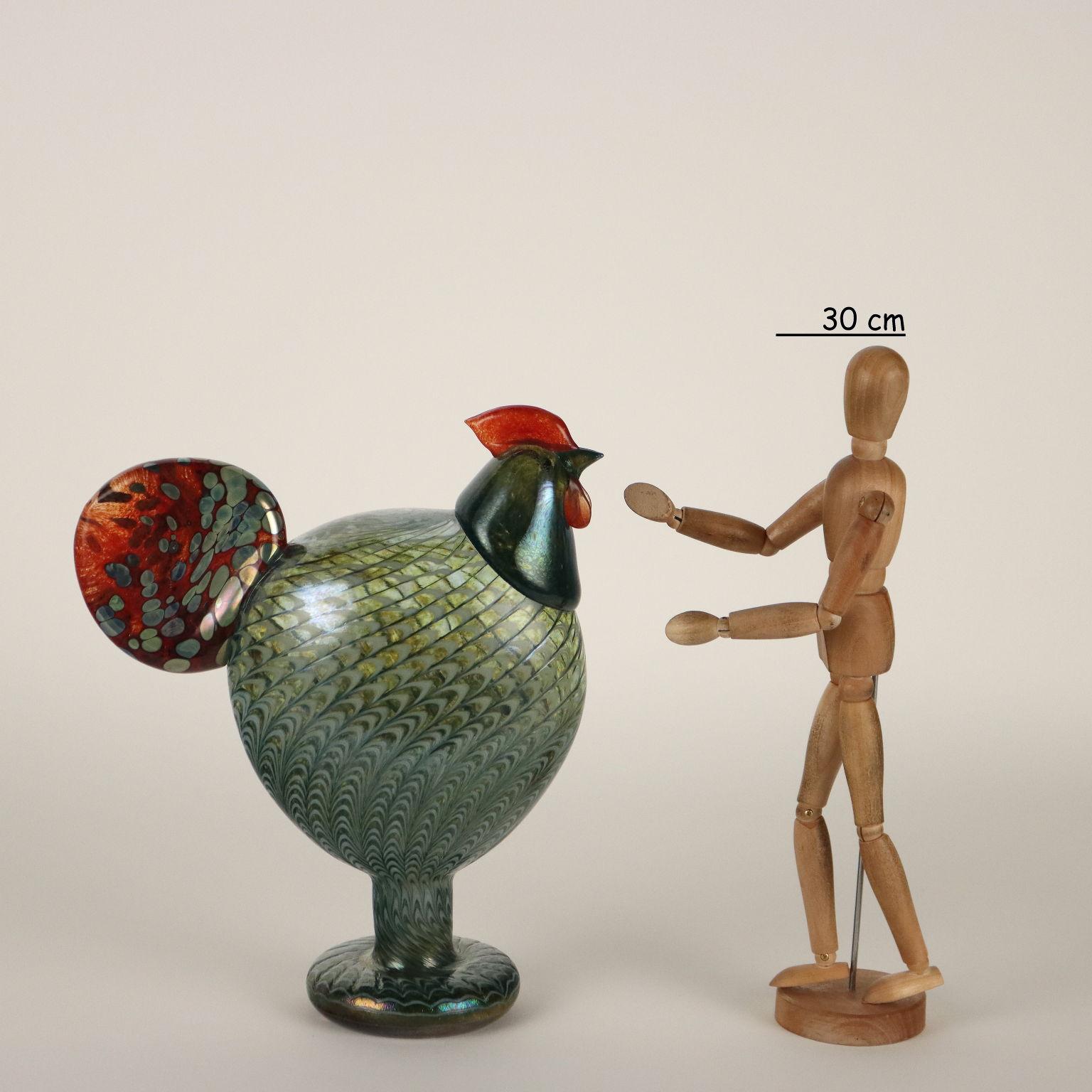 Polychrome glass sculpture depicting Kaiku bird. Under the base signature of the manufacture.
