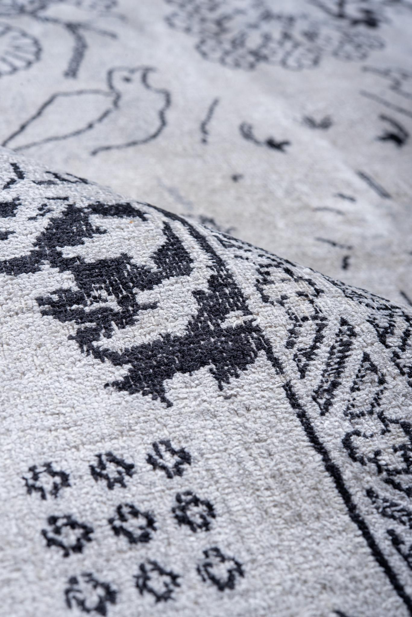 Mid-20th Century Kaisary Traditional City Rug For Sale