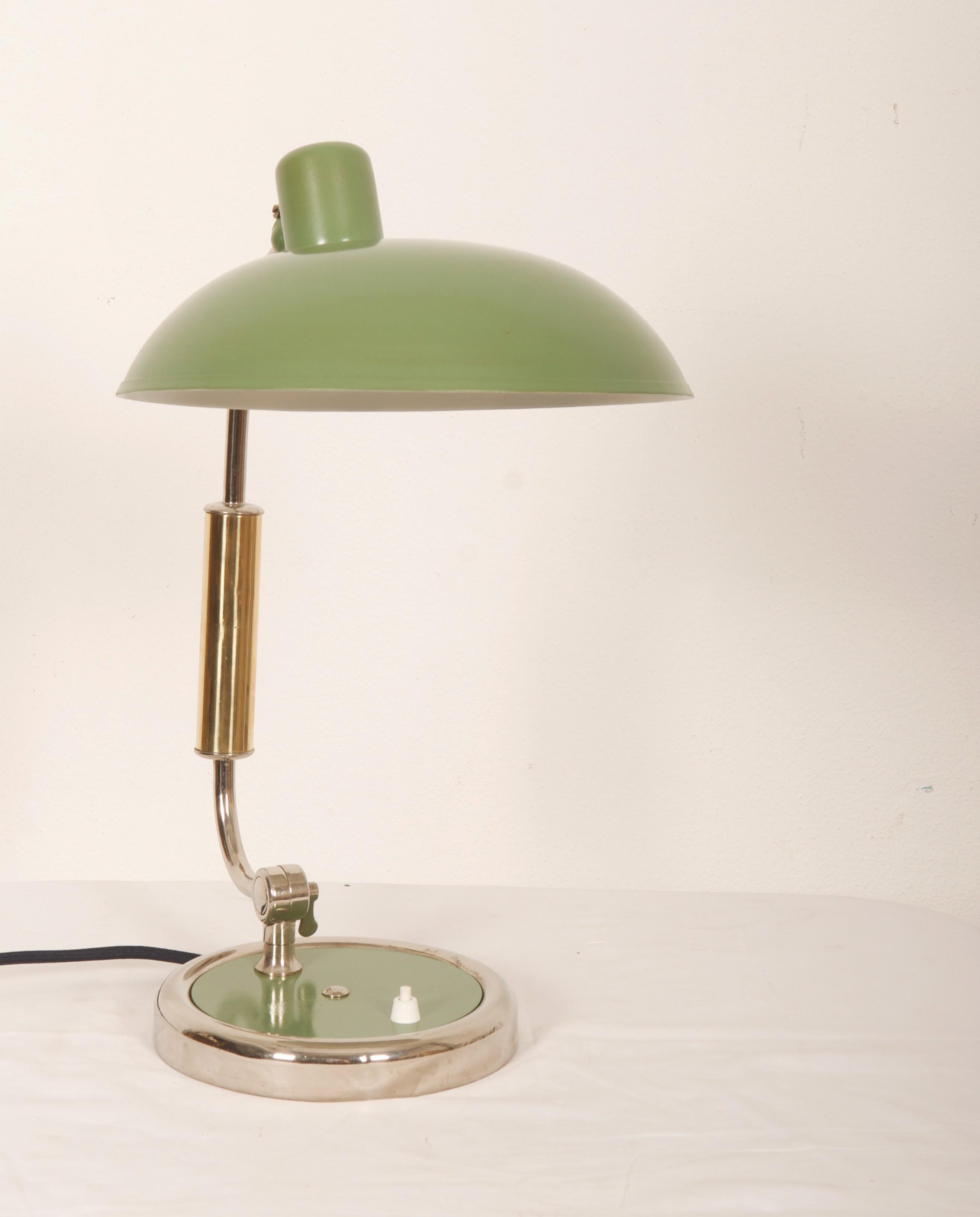 Kaiser Idell by Christian Dell Model 6632 President Green Desk Lamp In Good Condition For Sale In Vienna, AT