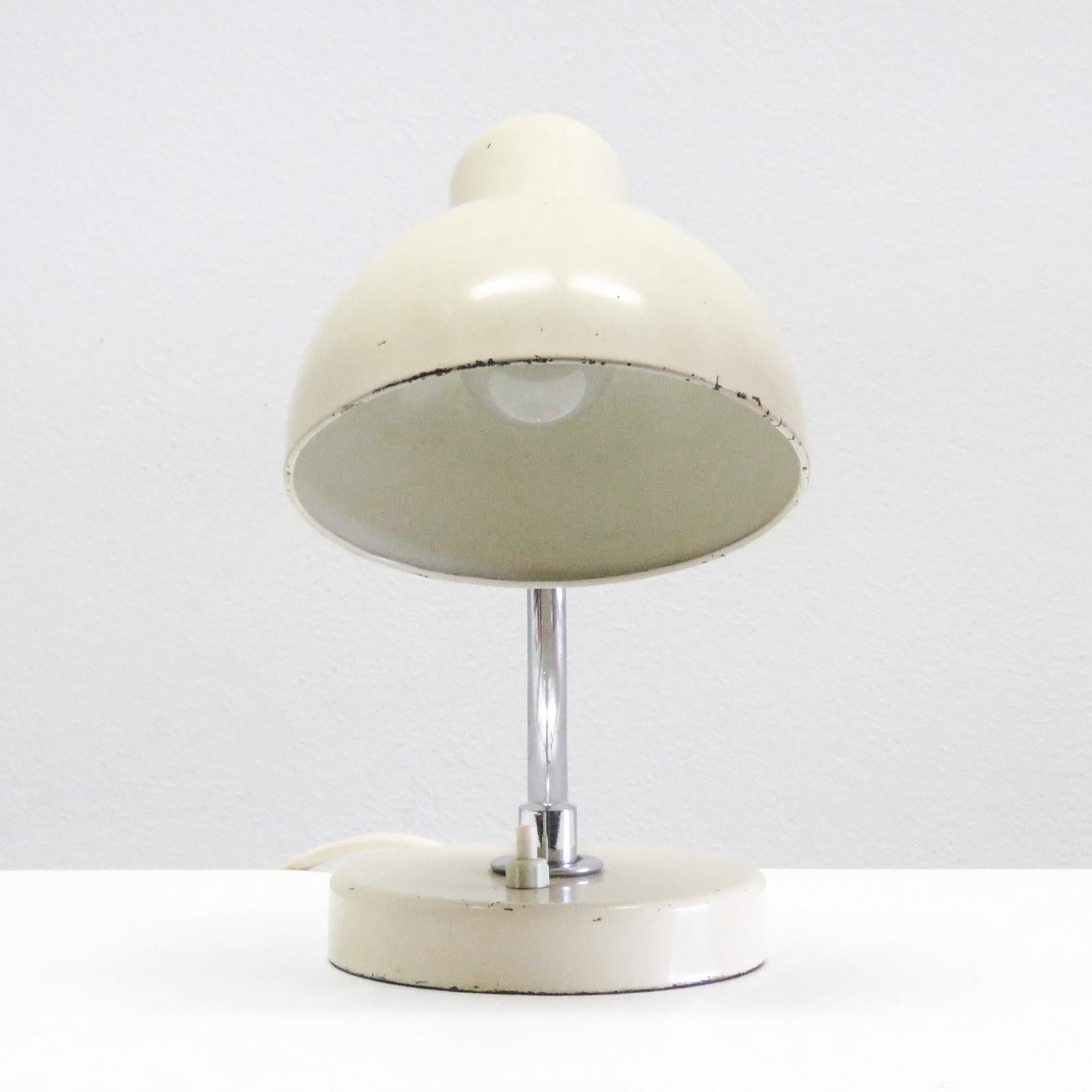 German Kaiser iDell Model 6722 Table Lamp, 1930s For Sale