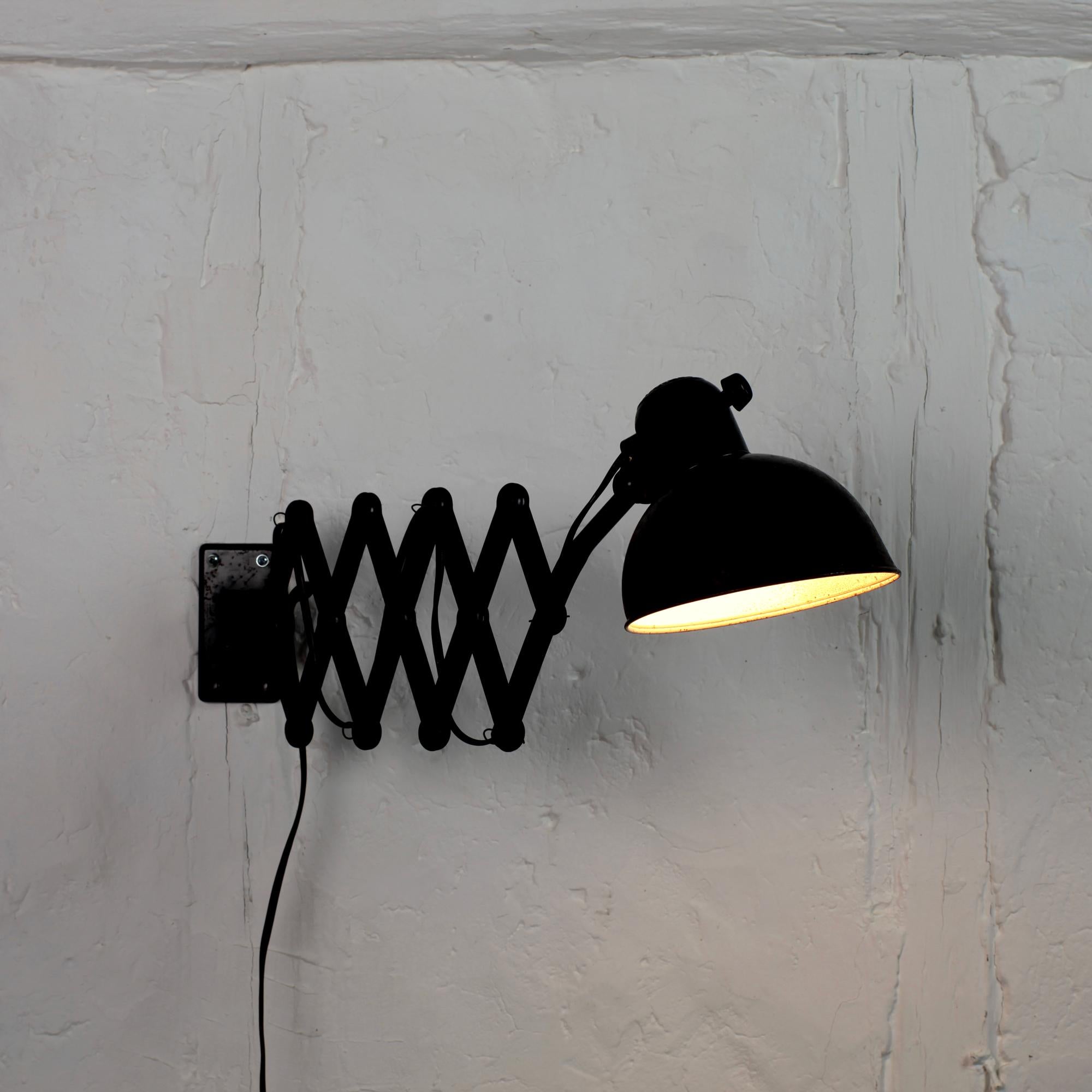 scissor wall lamp