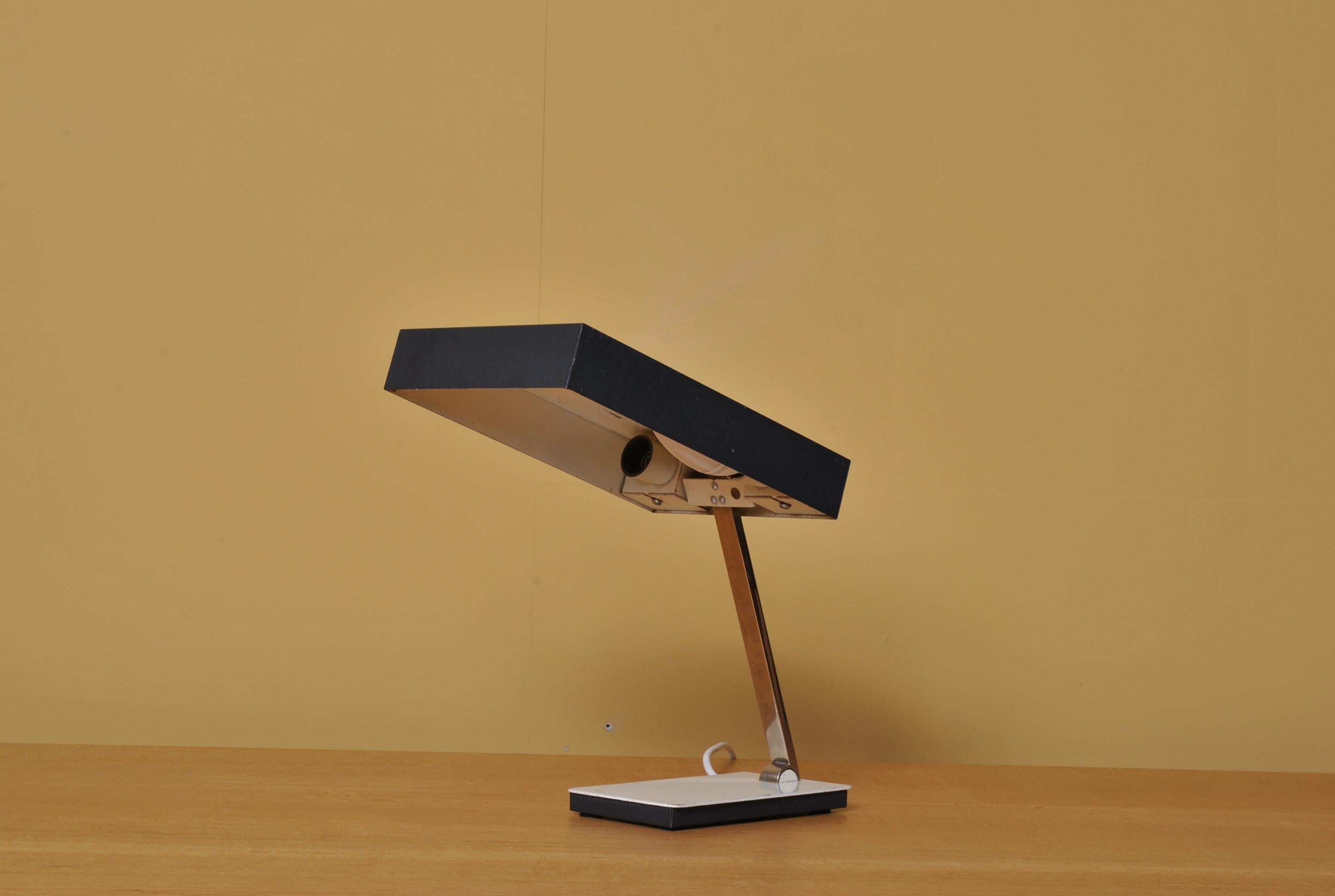 Kaiser Leuchten Bauhaus Table Lamp In Good Condition In London, GB