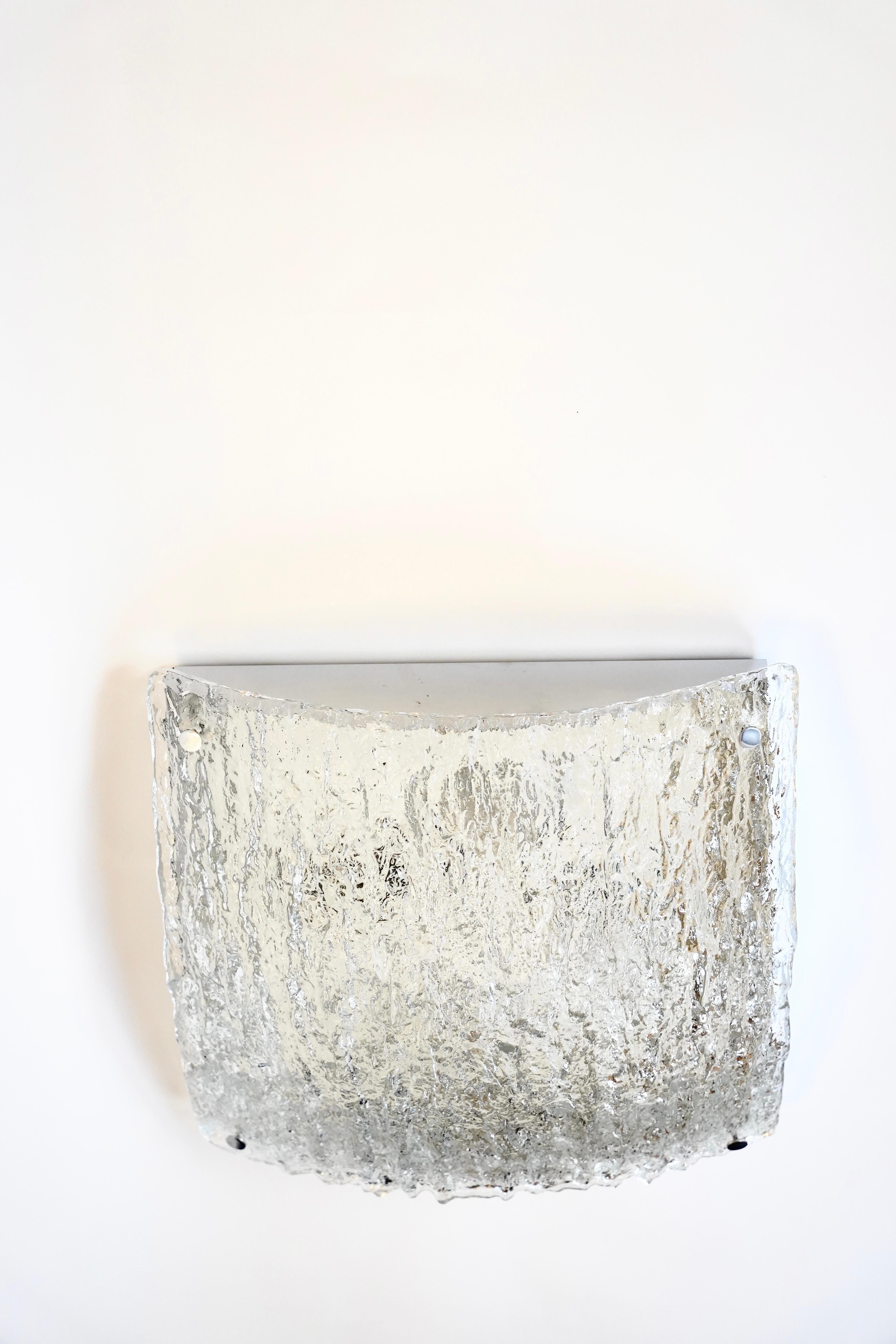 Mid-Century Modern Épis de faîtage Kaiser leuchten en verre carré bombé, Allemagne, 1975 en vente