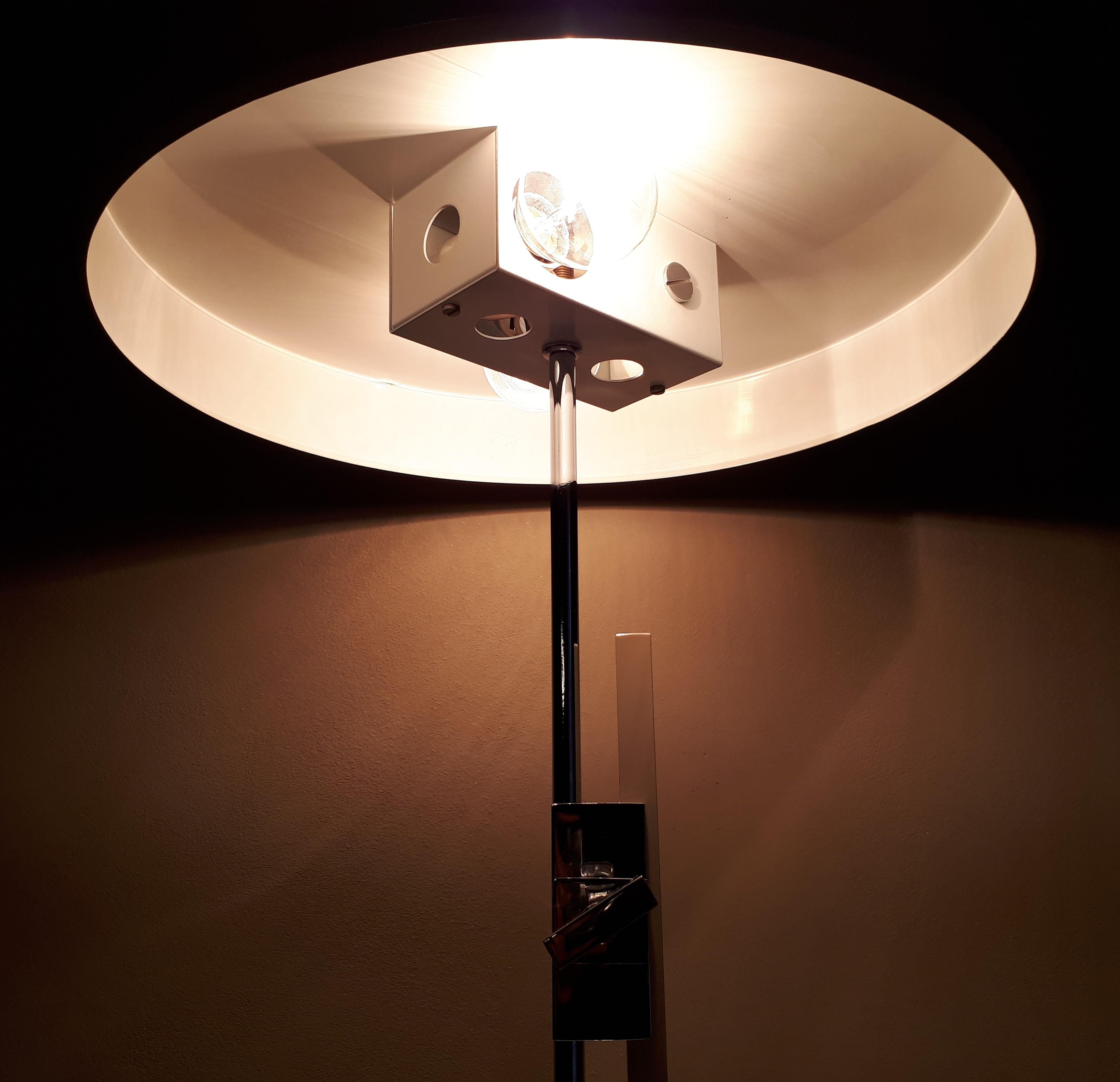 Kaiser Leuchten-Lampe, Präsident, Modell Nr. 6886, Bauhaus 1960er Jahre im Angebot 1