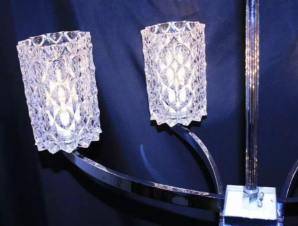Kaiser Leuchten, lampadario di metà secolo con paralume in vetro e cristallo, cromo, con paralume in cristallo. in vendita 1