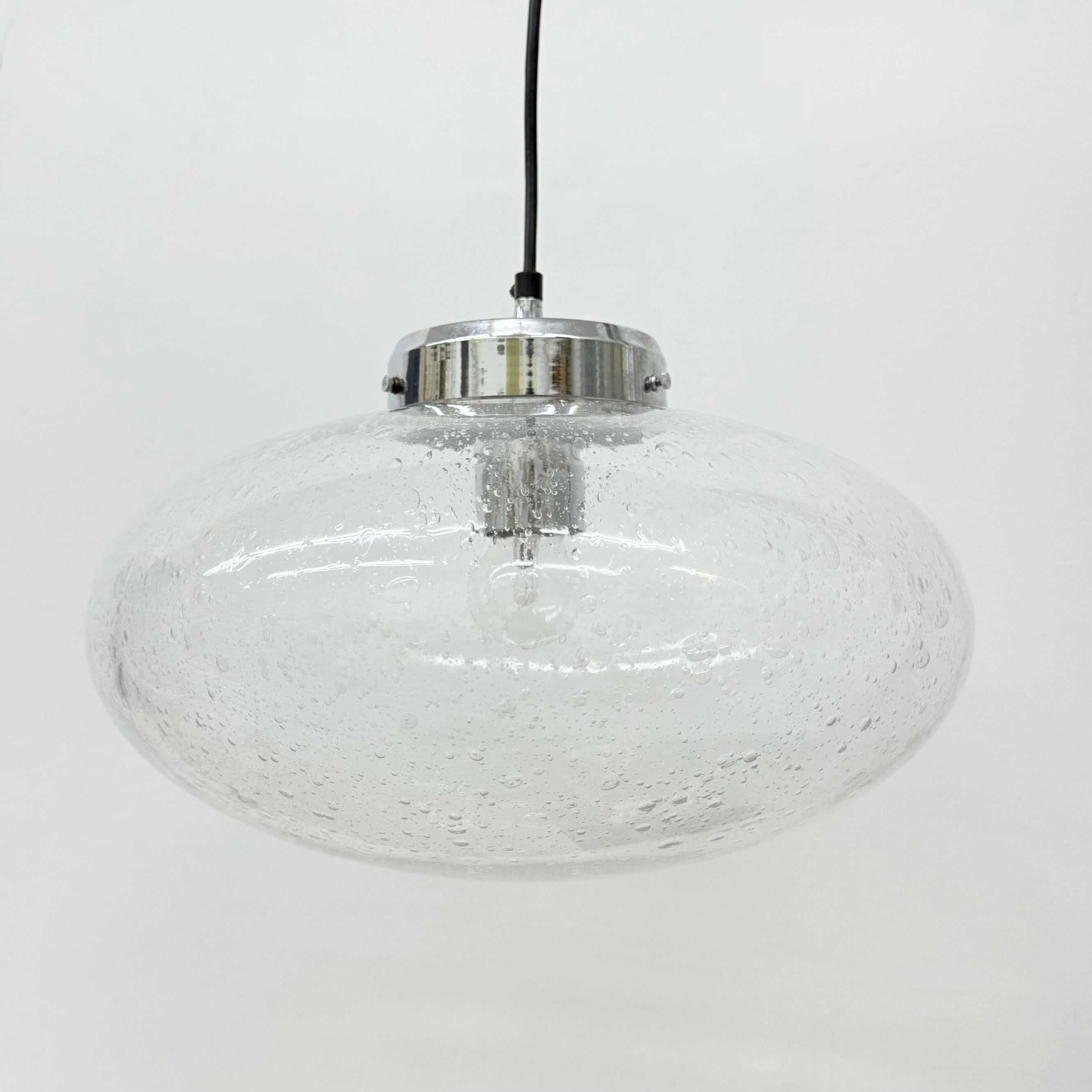 Mid-Century moderno Lampada a sospensione Kaiser Leuchten , anni '70 vetro e cromo , anni '70 in vendita