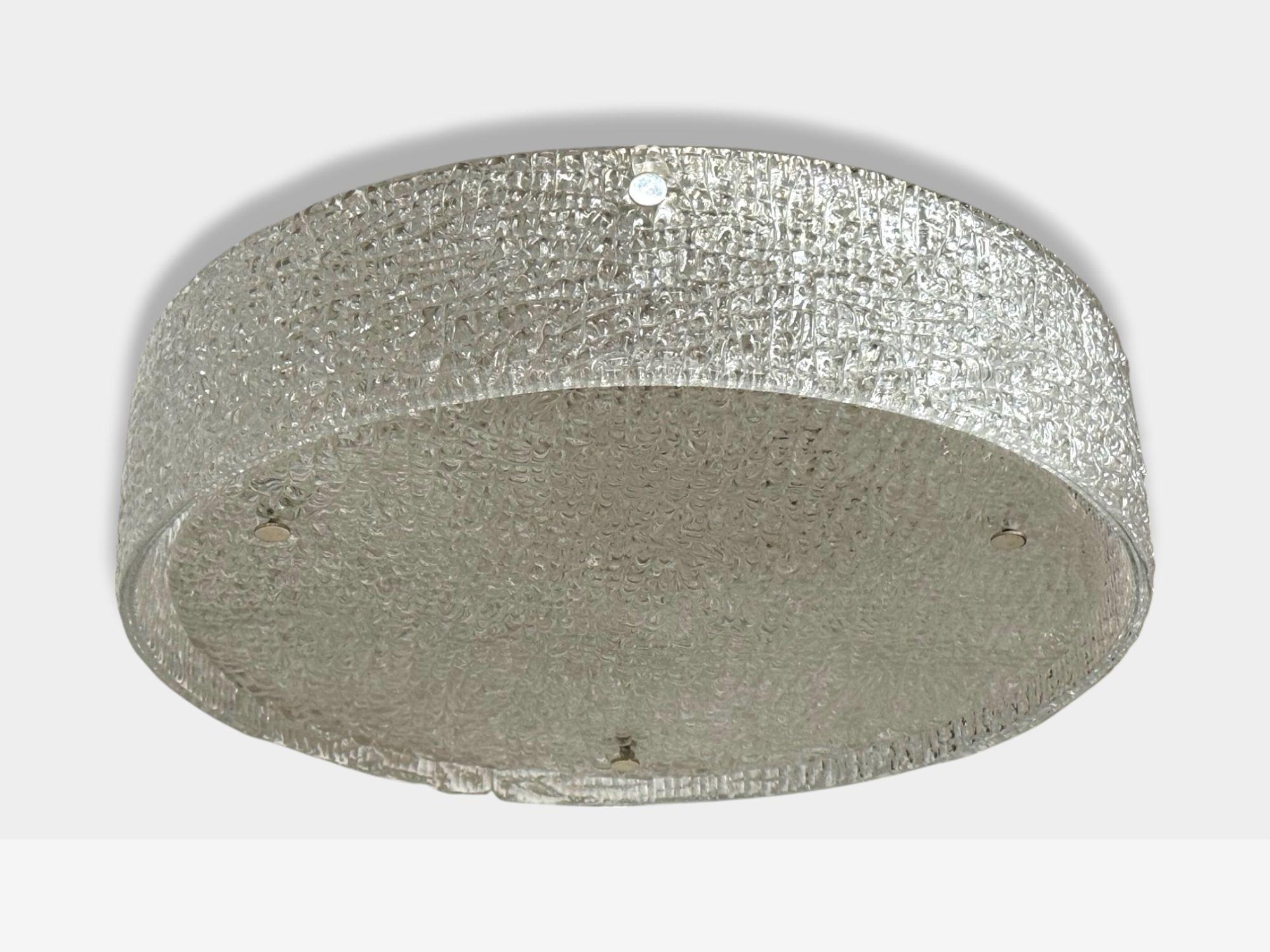 Kaiser Leuchten, Mid-Century Modern, Slumped Glass, Steel, Flushmount, Germany, 1960s

Circular flush mount light the style of J.T. Kalmar and manufactured by Kaiser Leuchten in Germany circa 1960s.

Slumped Glass, Chromed Steel; Germany,