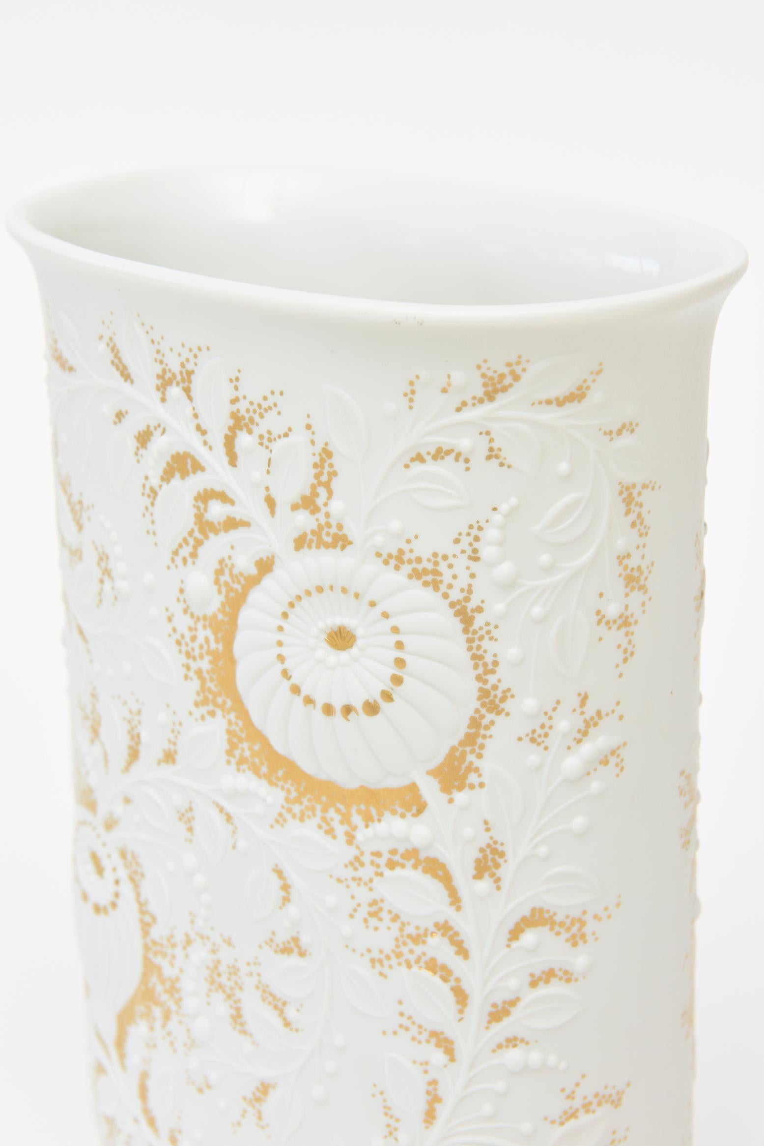 German Kaiser Signed White and Gold Porcelain Vase With Textural Applied Flowers 60's For Sale