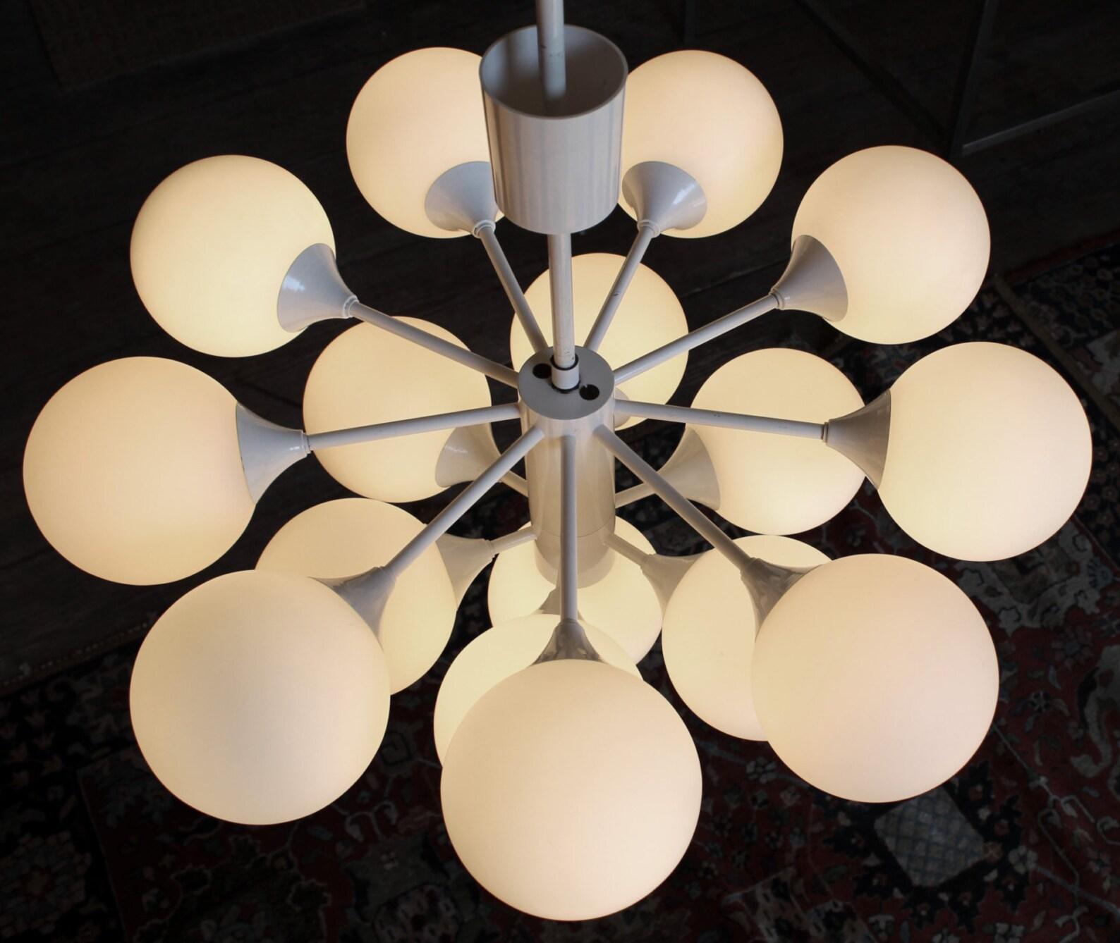 Late 20th Century Kaiser Sputnik Chandelier with 16 Opal Glass Globes, 1970s For Sale