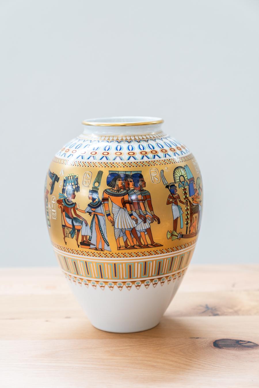 Kaiser „Theben“ Set di 2 vasi in Porcellana, motivo egiziano. (Egyptian) im Angebot
