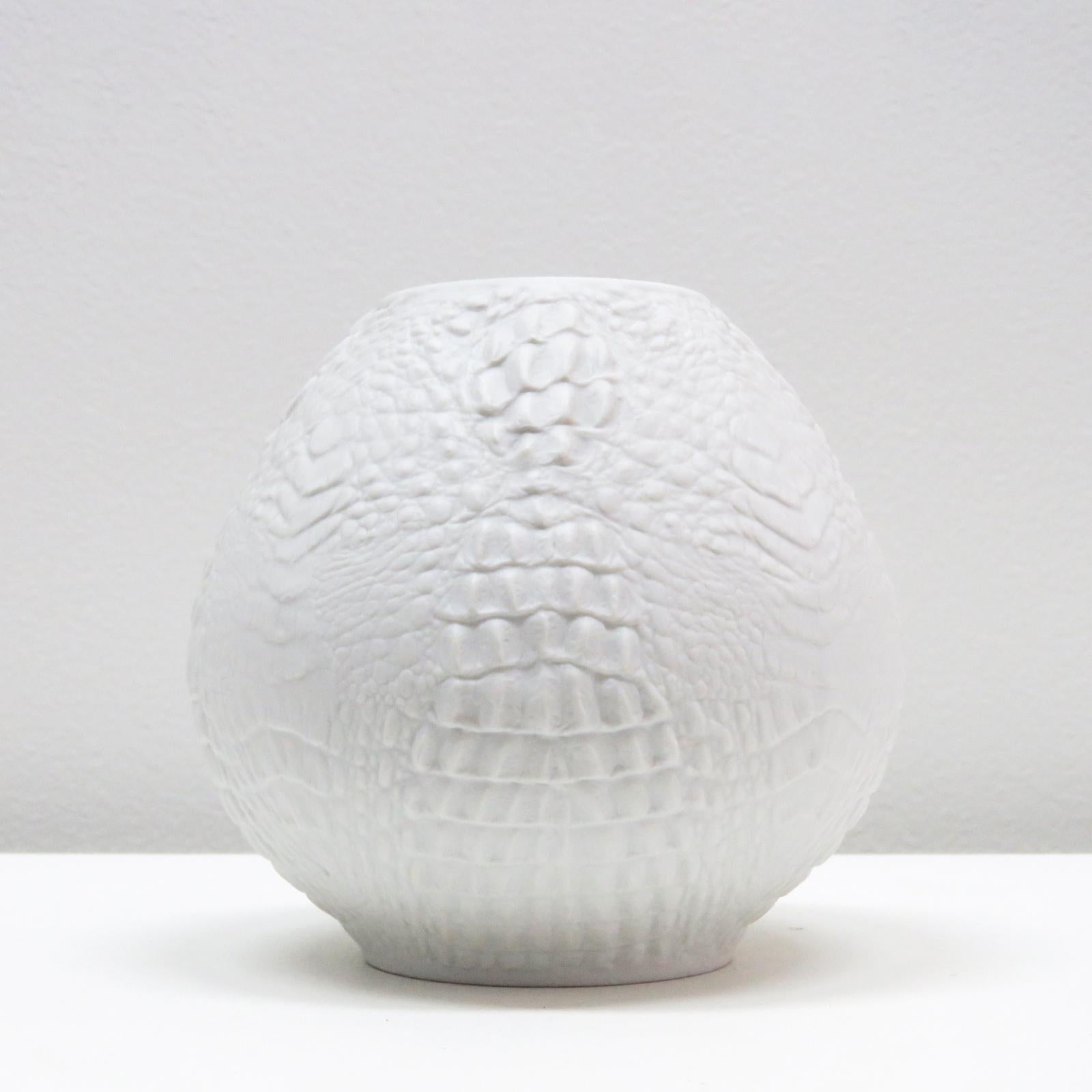 wonderful bisque Op-Art porcelain vase by Kaiser Keramik Germany, 1960, with a reptilian relief, model no. 246 (spherical version).
