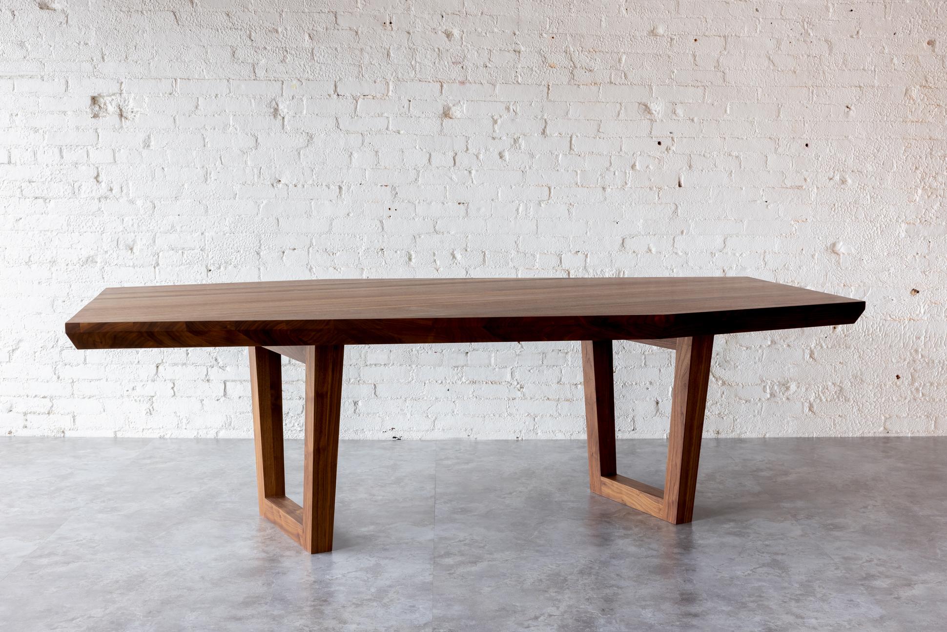 Kaiwa, kantiger meeting-Tisch aus massivem Holz von Autonomous Furniture (Ahornholz) im Angebot
