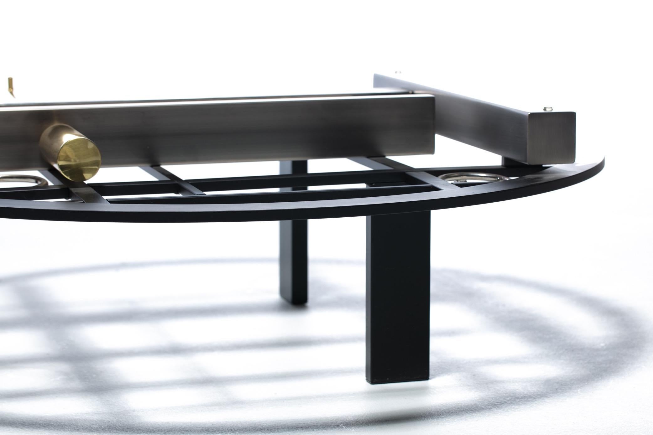 Kaizo Oto pour le Design Institute of America Table basse géométrique post-moderne en vente 1