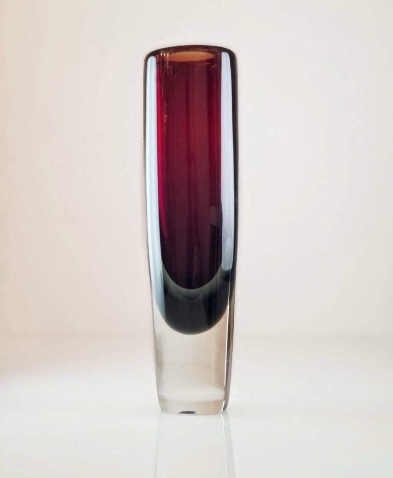 Finlandais Kaj Franck Art Glass Objects for Objects KF 239 in Red & Grey Green Shade, Nuutajärvi 1962 en vente