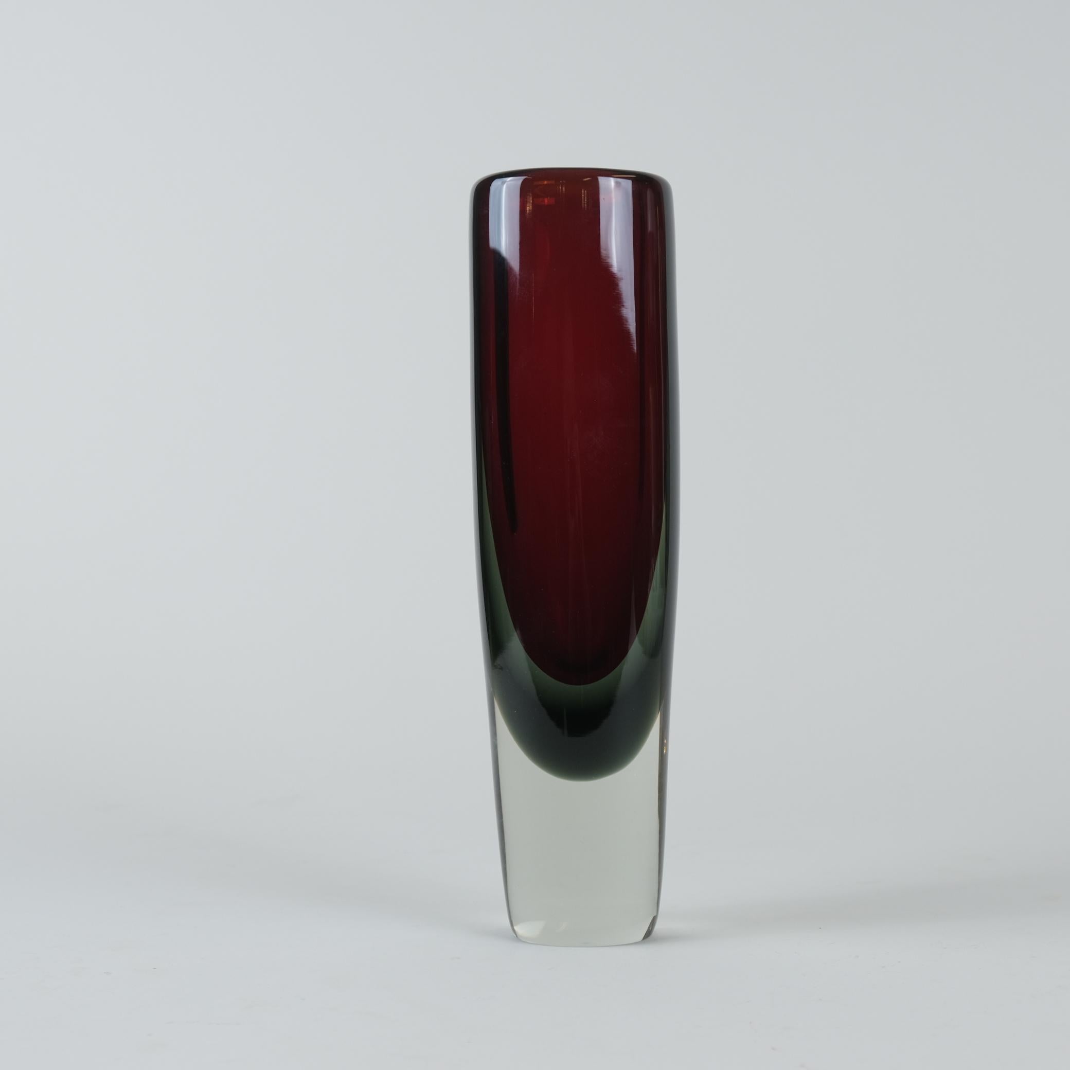 Verre d'art Kaj Franck Art Glass Objects for Objects KF 239 in Red & Grey Green Shade, Nuutajärvi 1962 en vente