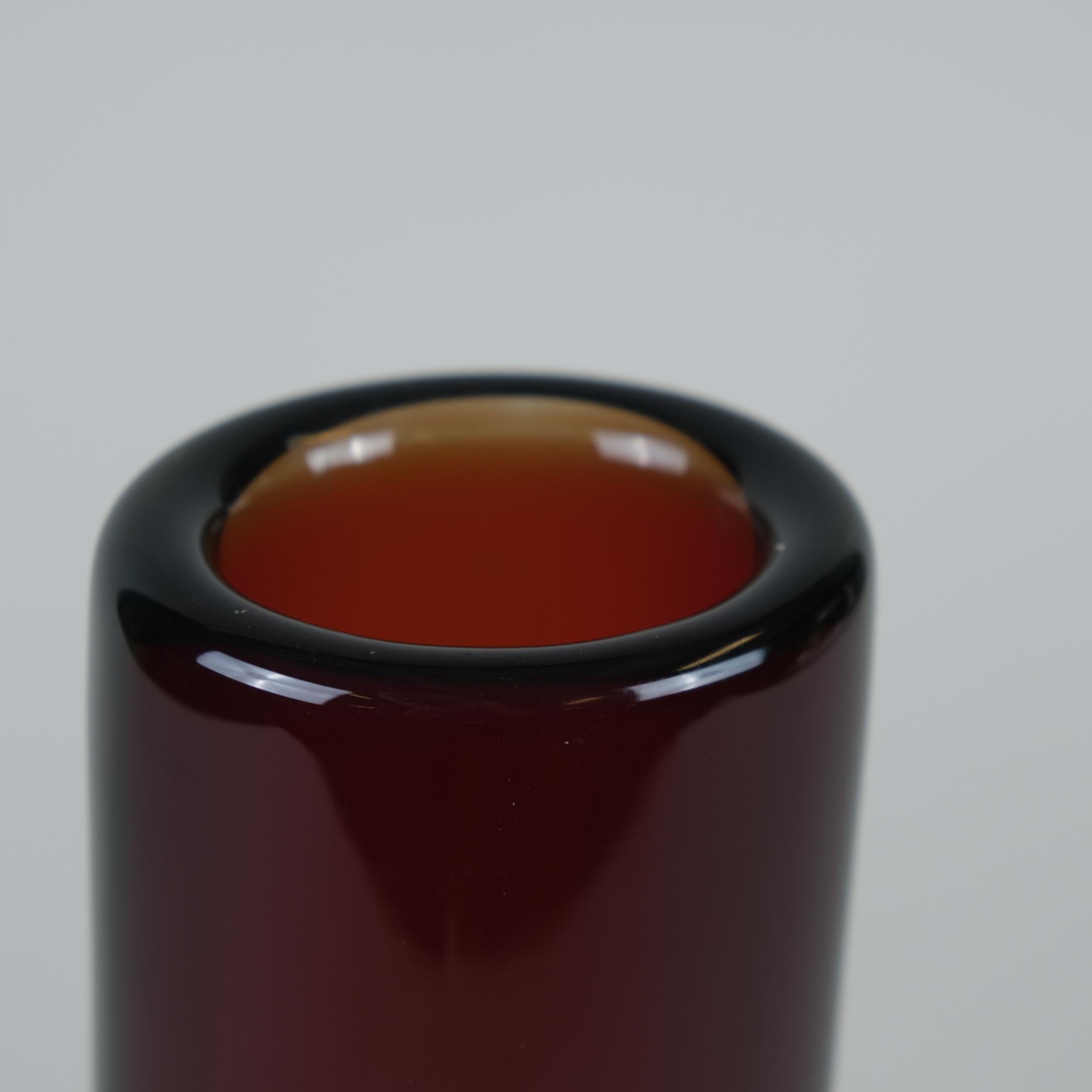 Kaj Franck Art Glass Objects for Objects KF 239 in Red & Grey Green Shade, Nuutajärvi 1962 en vente 2