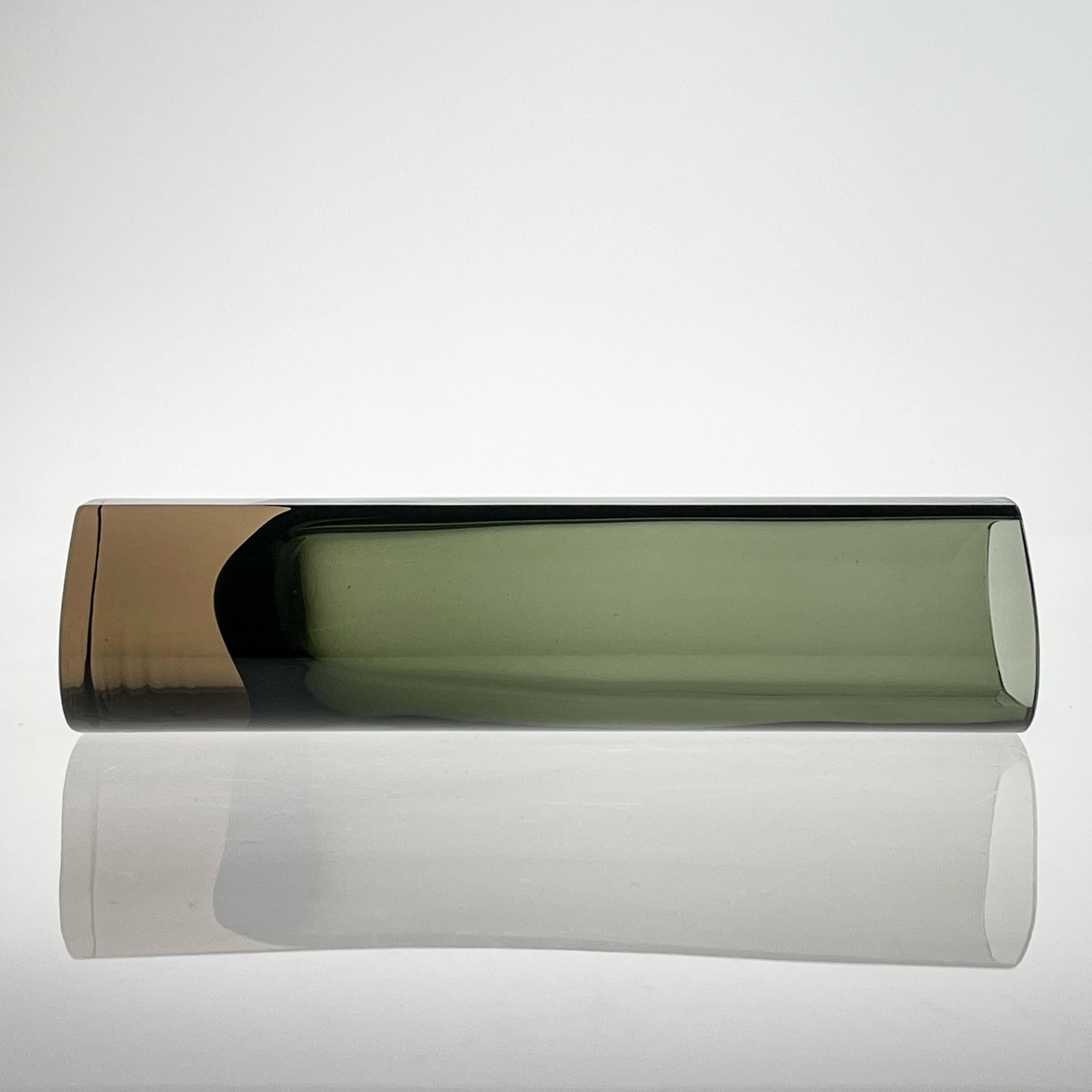 Verre The Modern Scandinavian Kaj Franck Art-Glass Vase Handblown Green Brown circa 1967 en vente