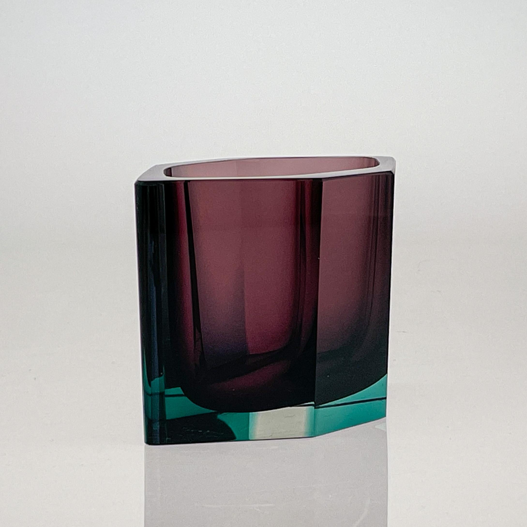 Scandinavian Modern Midcentury Modern Kaj Franck Glass Art-Object Vase Pilari Handblown Finland 1959