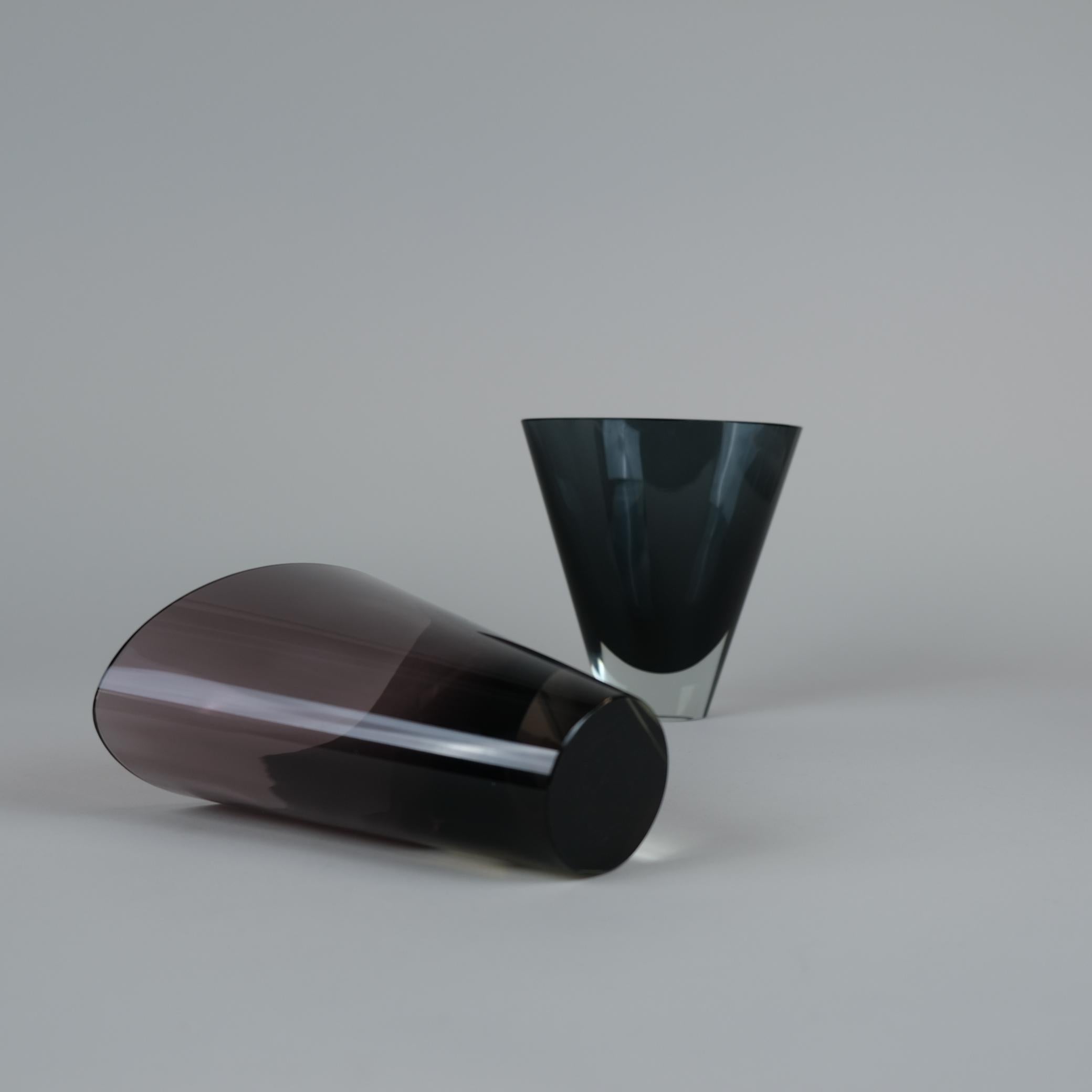 Kaj Franck, Vases bleu et violet modèle KF 234 de 1956 et 1960, Nuutajärvi Bon état - En vente à Helsinki, FI