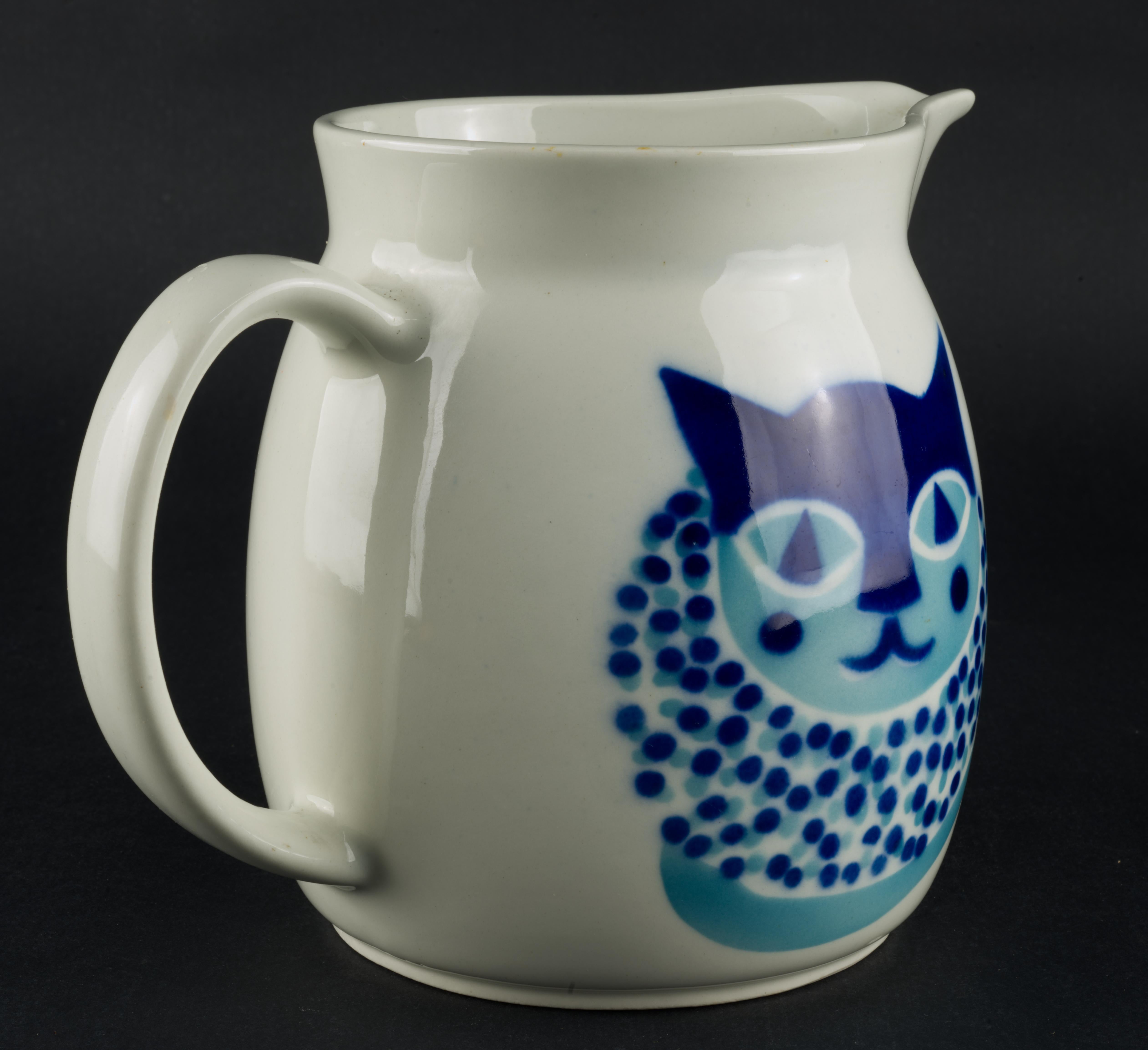Kaj Franck Ceramic Kissa Cat Pitcher for Arabia Finland 1960s In Good Condition In Clifton Springs, NY