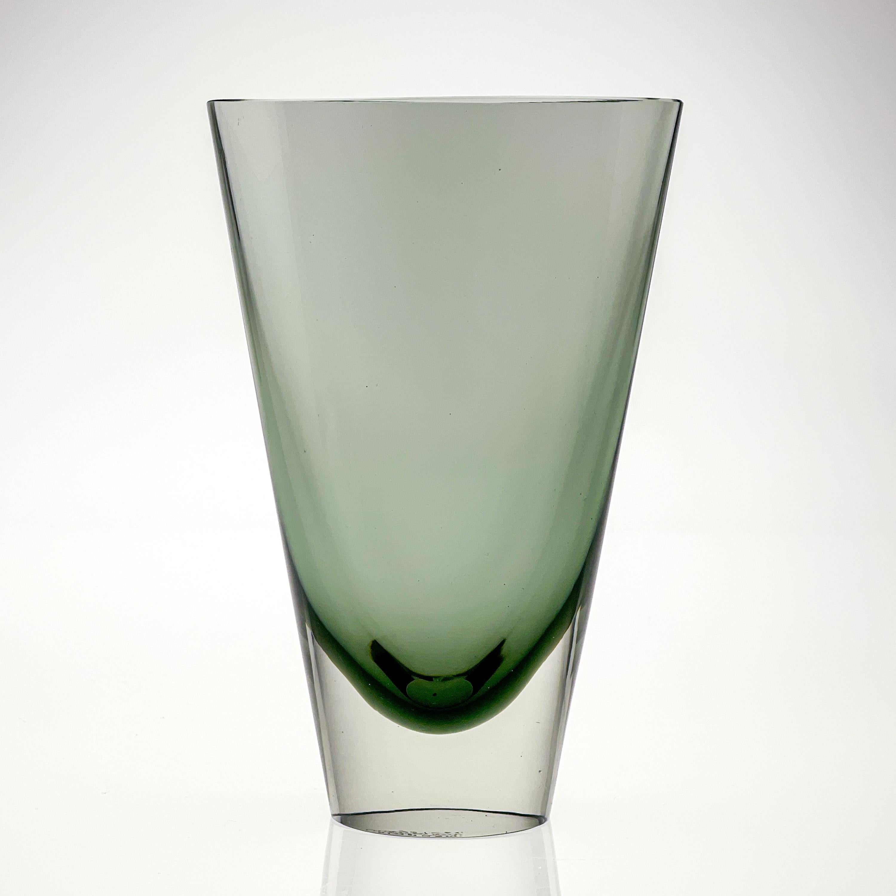 Kaj Franck, Clear & Green Glass Art-Object, Model Kf 234, Nuutajärvi-notsjö 1961 In Good Condition In EL Waalre, NL