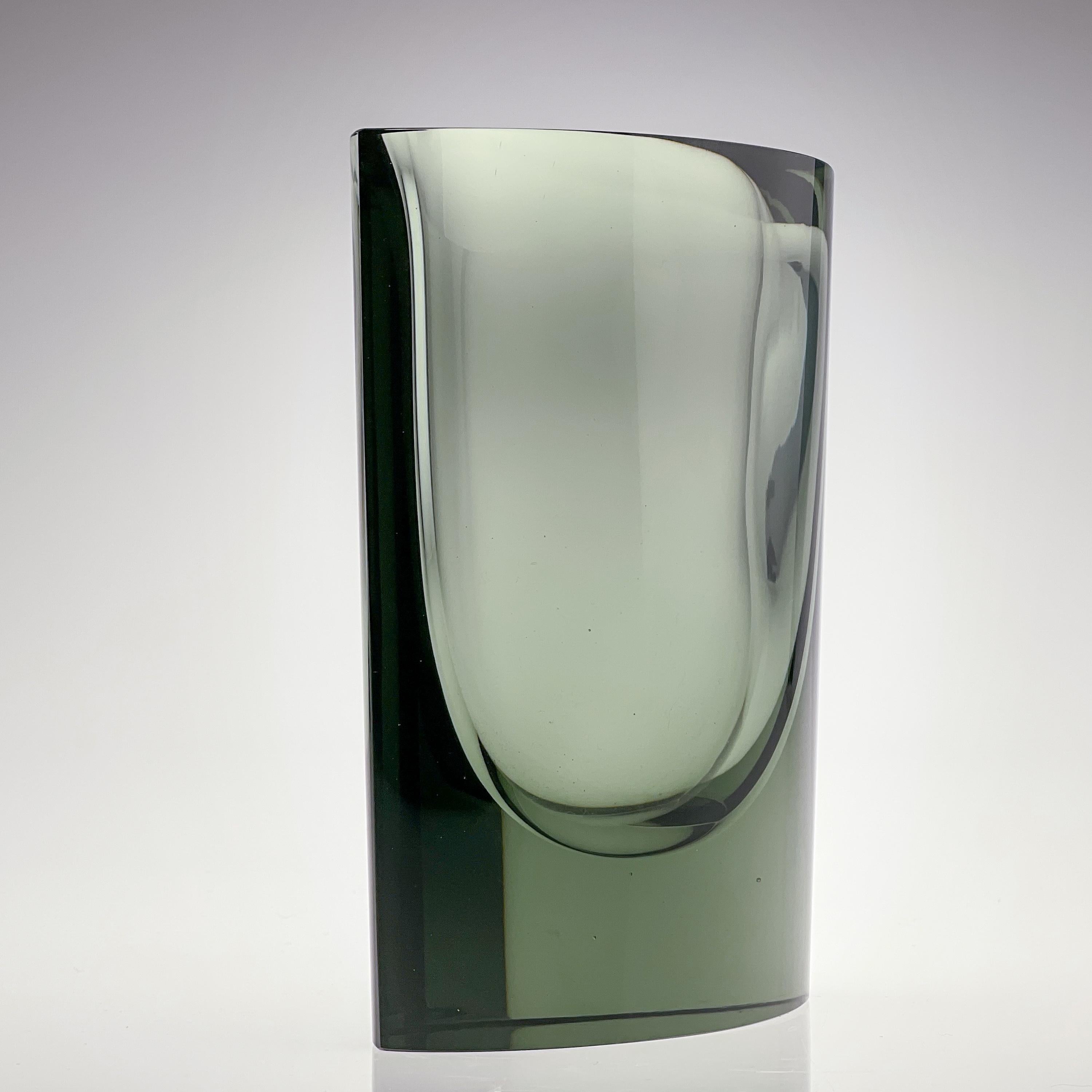 Hand-Crafted Kaj Franck, Green Glass Art-Object, Model N 407, Nuutajärvi-Notsjö, Finland 1967