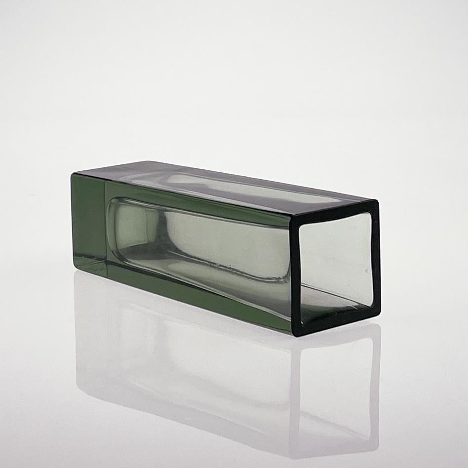 Scandinavian Modern Kaj Franck Grey-Green square Glass Vase Handblown 1965 3