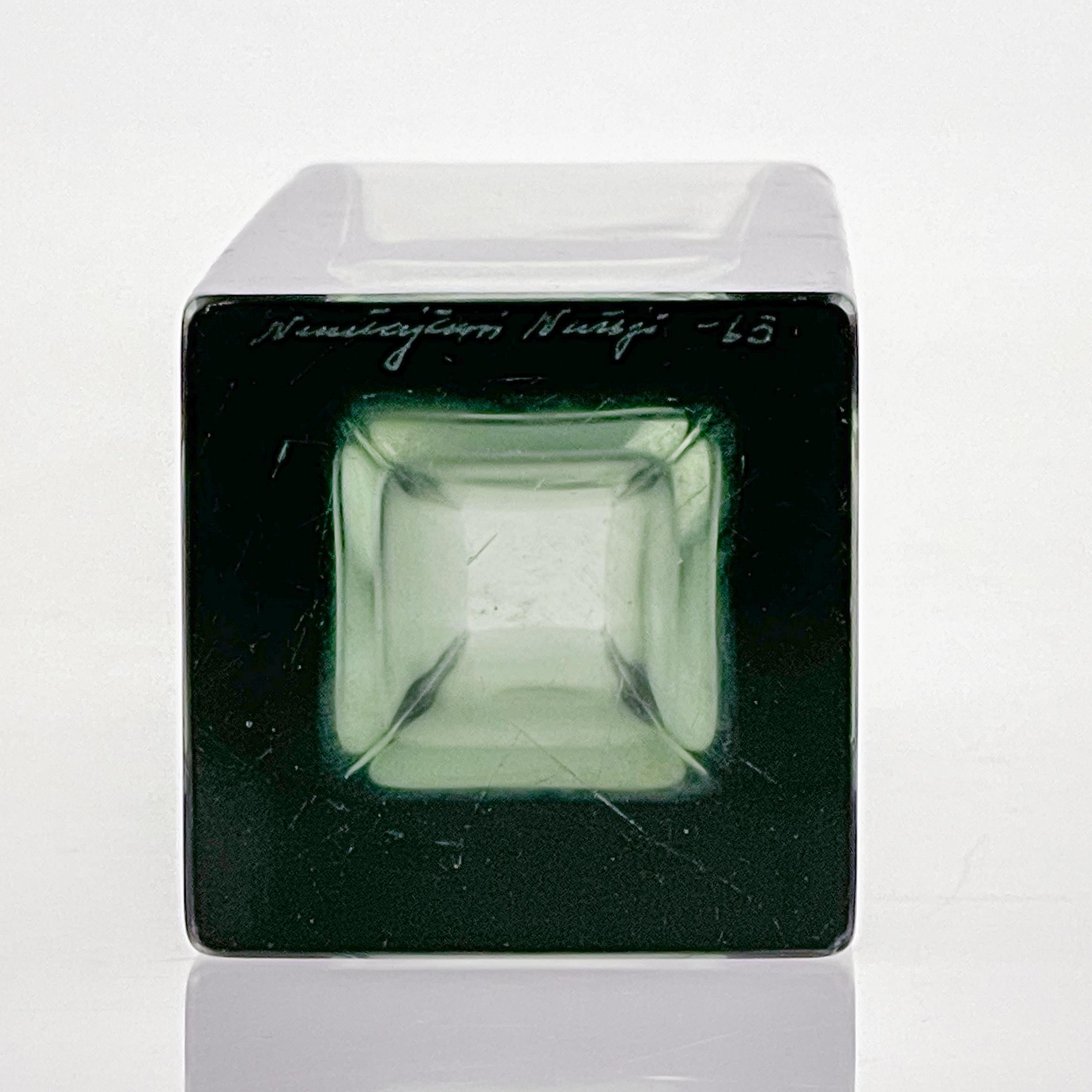 Scandinavian Modern Kaj Franck Grey-Green square Glass Vase Handblown 1965 4