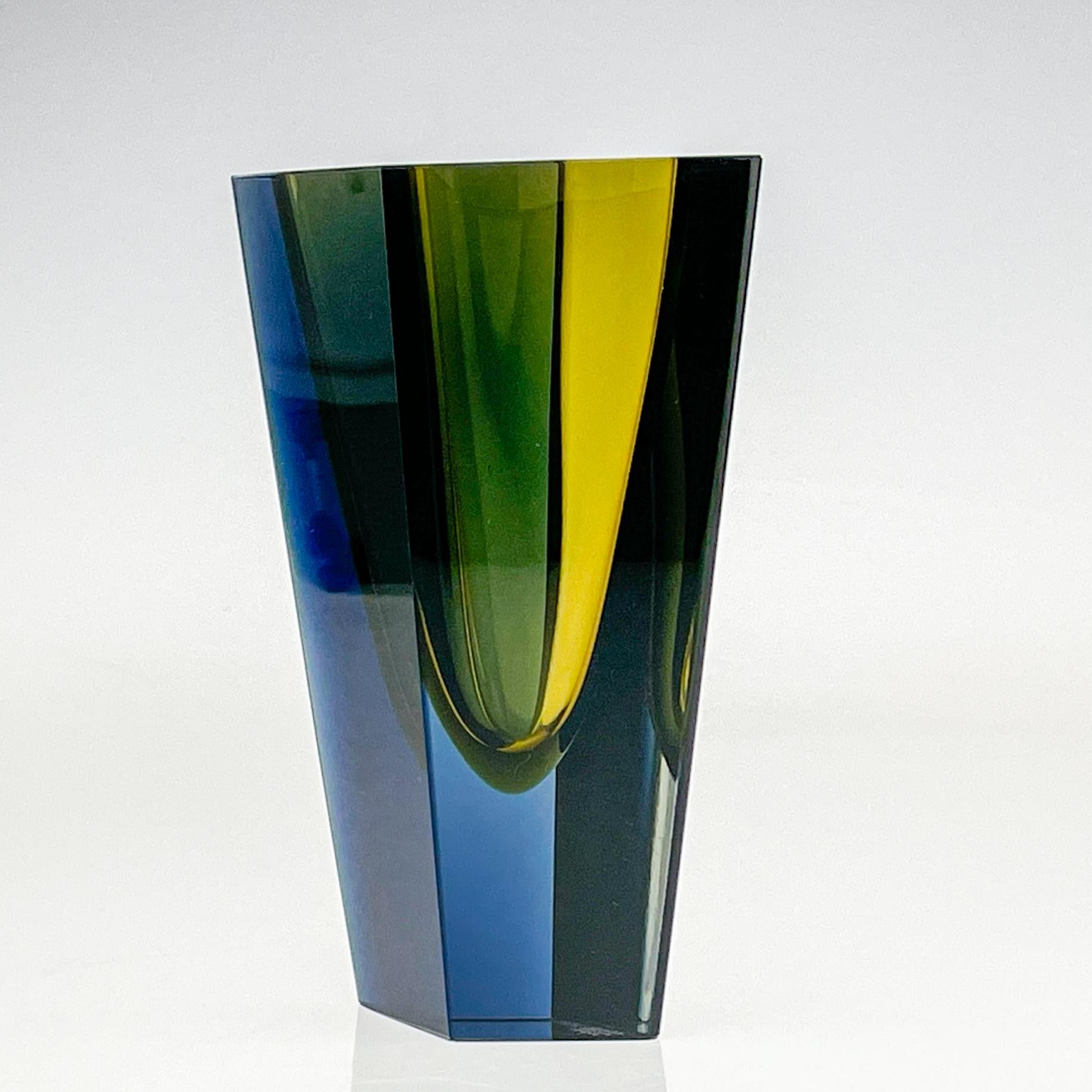 Mid Century Kaj Franck Largest Size Glass Art Vase Prisma Yellow Blue Handblown In Good Condition In EL Waalre, NL