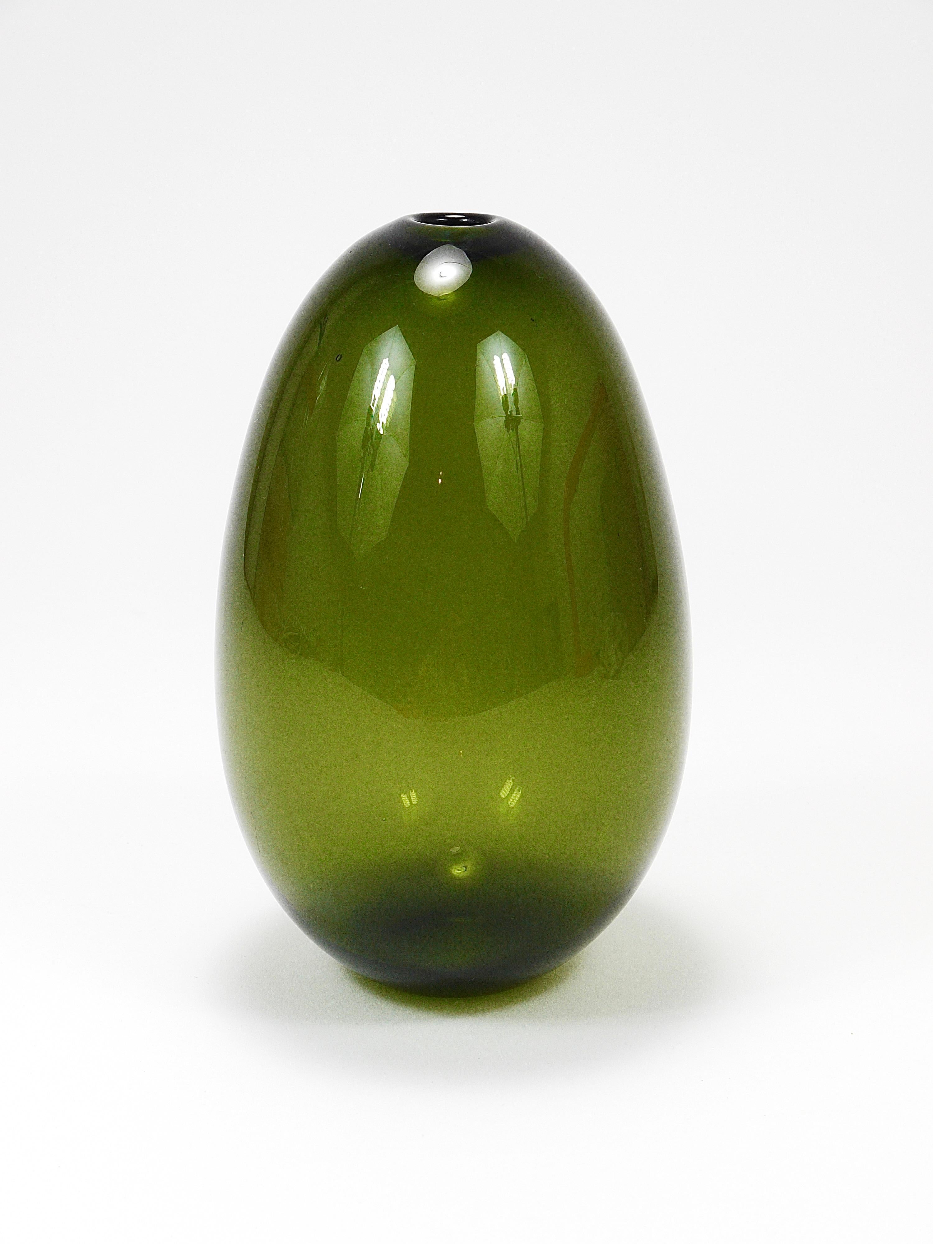 Kaj Franck Saippuakupla Vase en verre d'art à bulles de savon vertes, Nuutajärvi Finlande Bon état - En vente à Vienna, AT