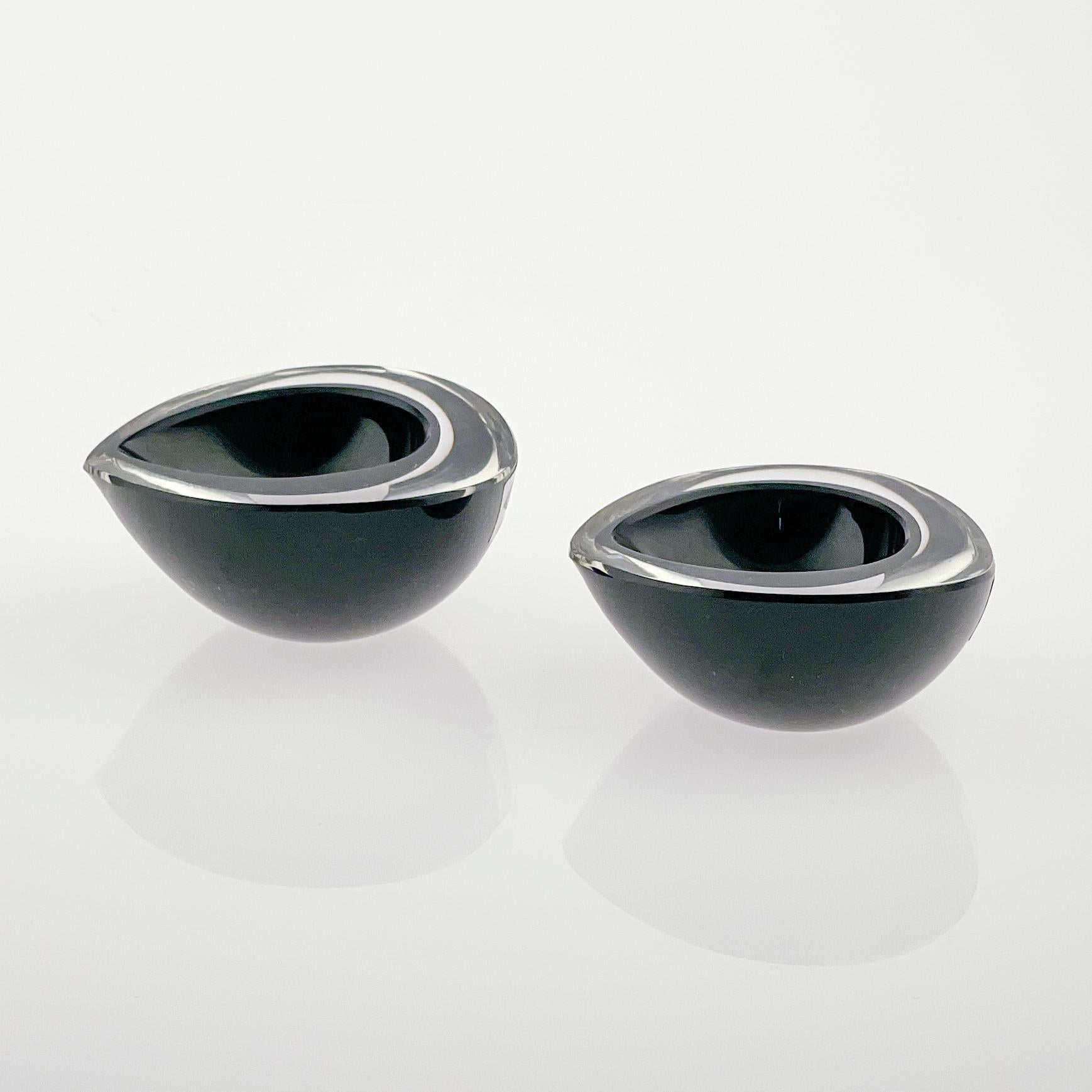 Scandinavian Modern Kaj Franck Two Glass Chestnut Art-Objects Black Handblown In Good Condition In EL Waalre, NL
