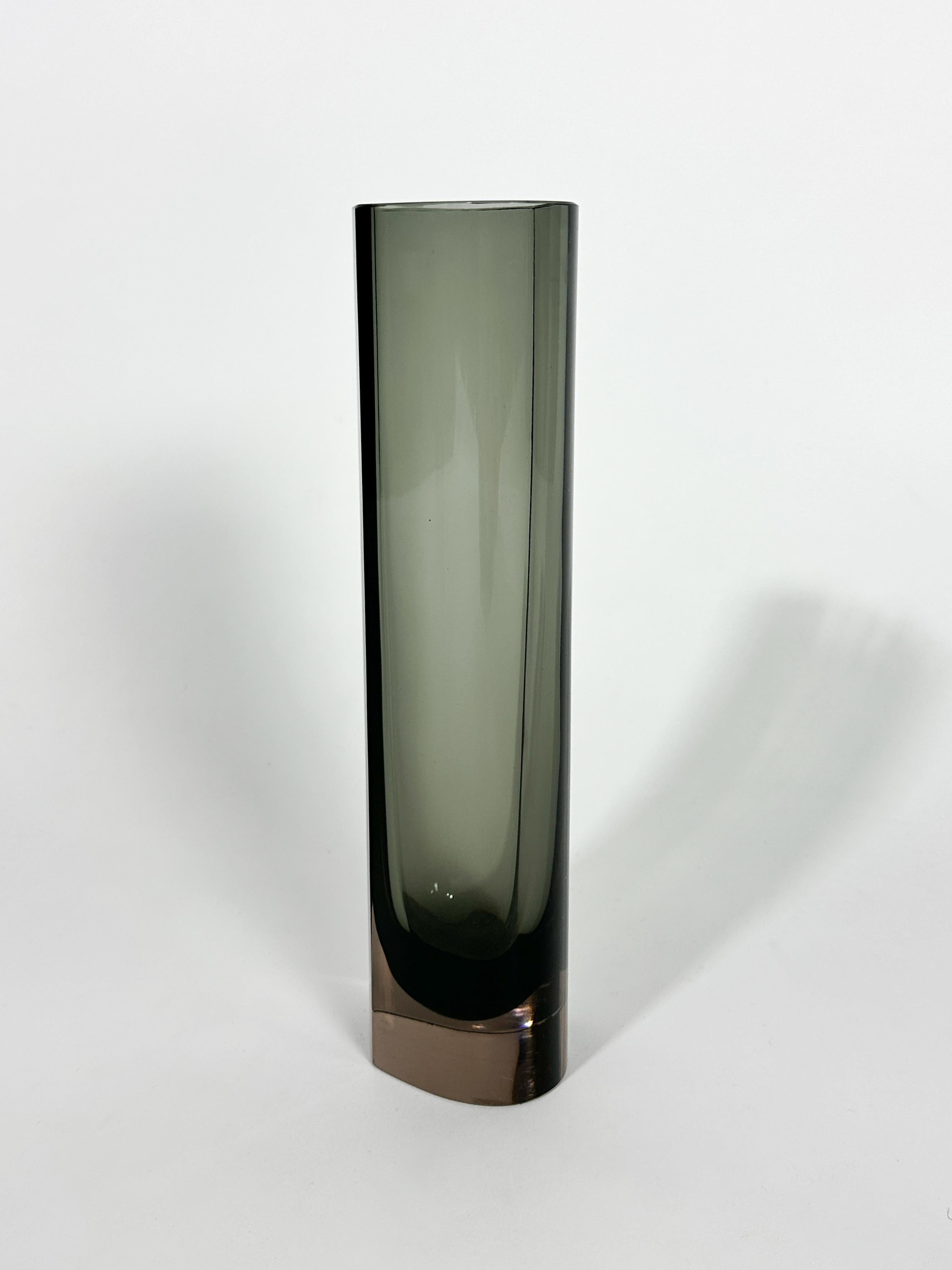 Kaj Franck Vaso in vetro cristallo Nuutajärvi Finlandia Greene & Greene 1960s In condizioni buone in vendita a Basel, BS