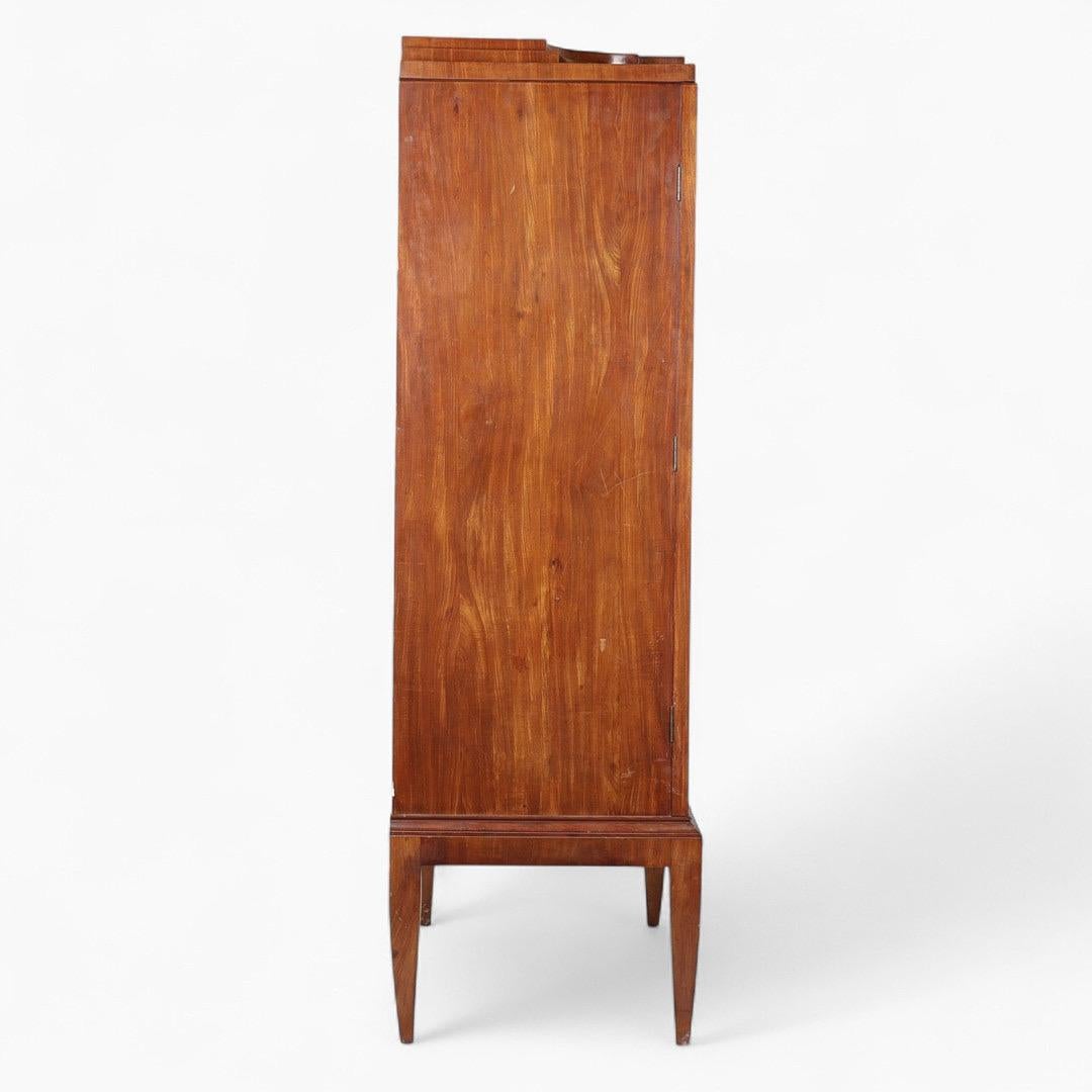 Fatto a mano Kaj Gottlob (1887-1976) Gabinetto da toeletta in mogano, Danimarca, inizio XX secolo in vendita