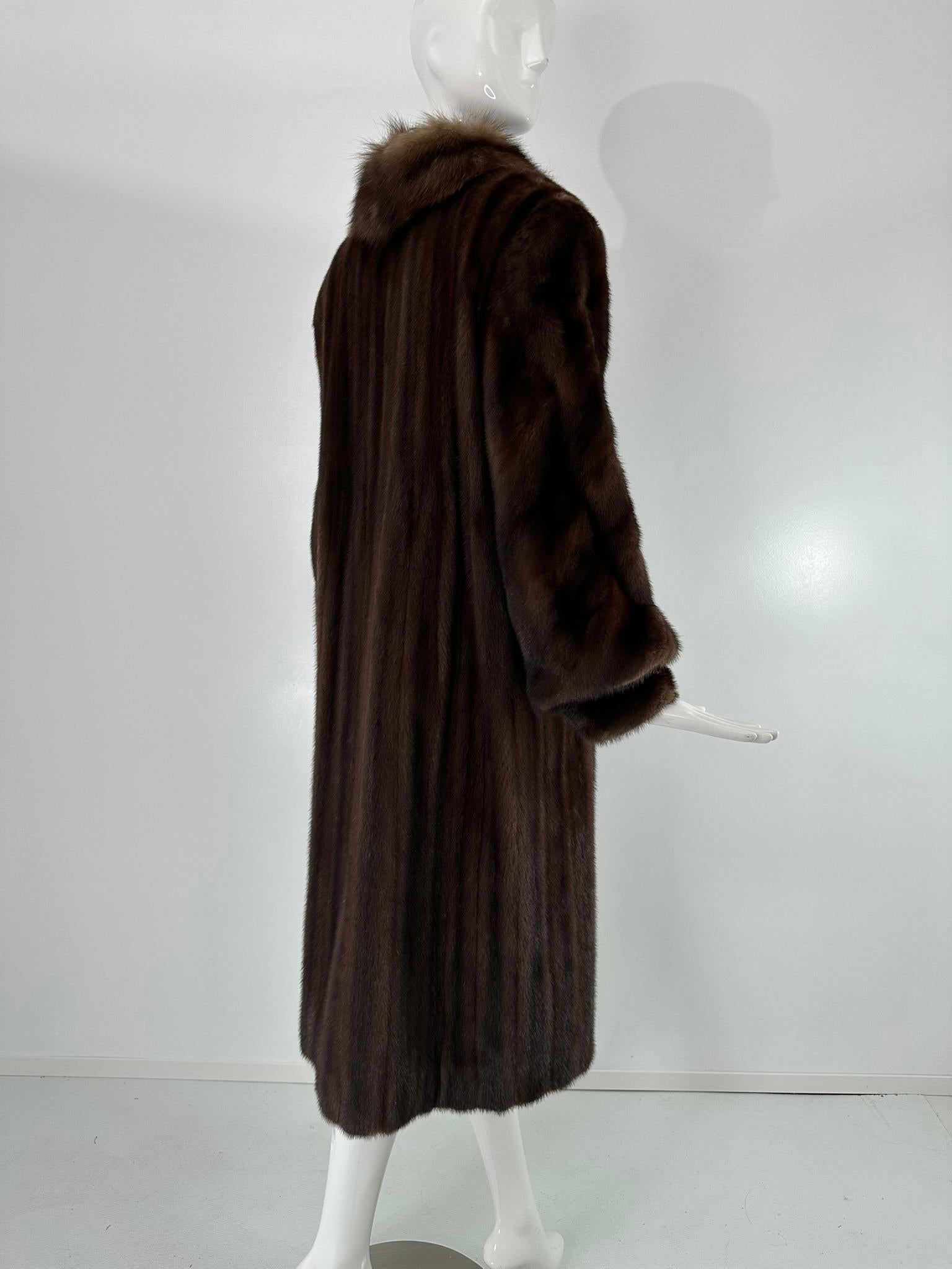 Pellicce Kakas Boston Cappotto completo in pelliccia di visone e zibellino color oro mogano anni '90 S.I.M. in vendita 5