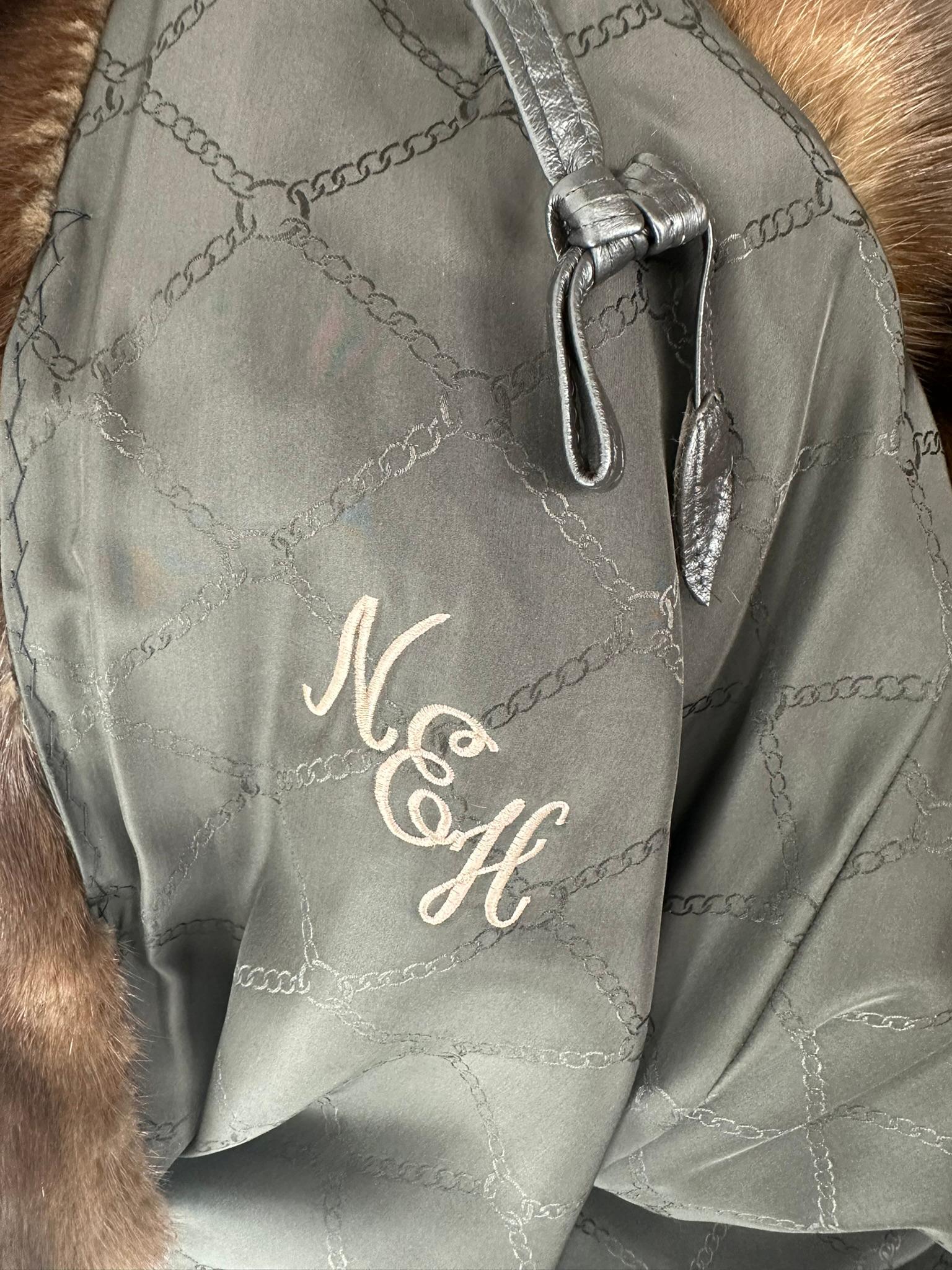 Pellicce Kakas Boston Cappotto completo in pelliccia di visone e zibellino color oro mogano anni '90 S.I.M. in vendita 15