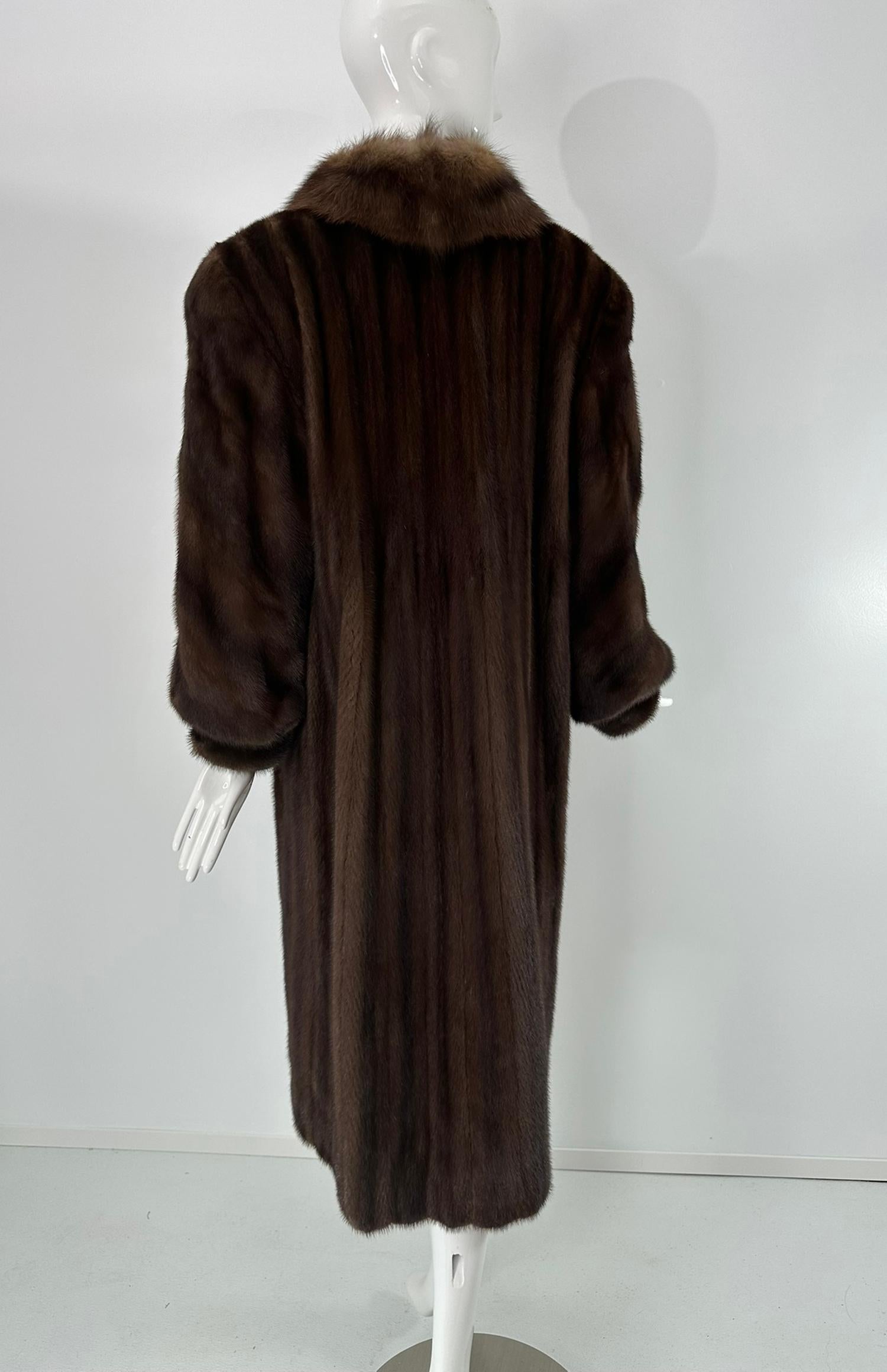 Pellicce Kakas Boston Cappotto completo in pelliccia di visone e zibellino color oro mogano anni '90 S.I.M. in vendita 1