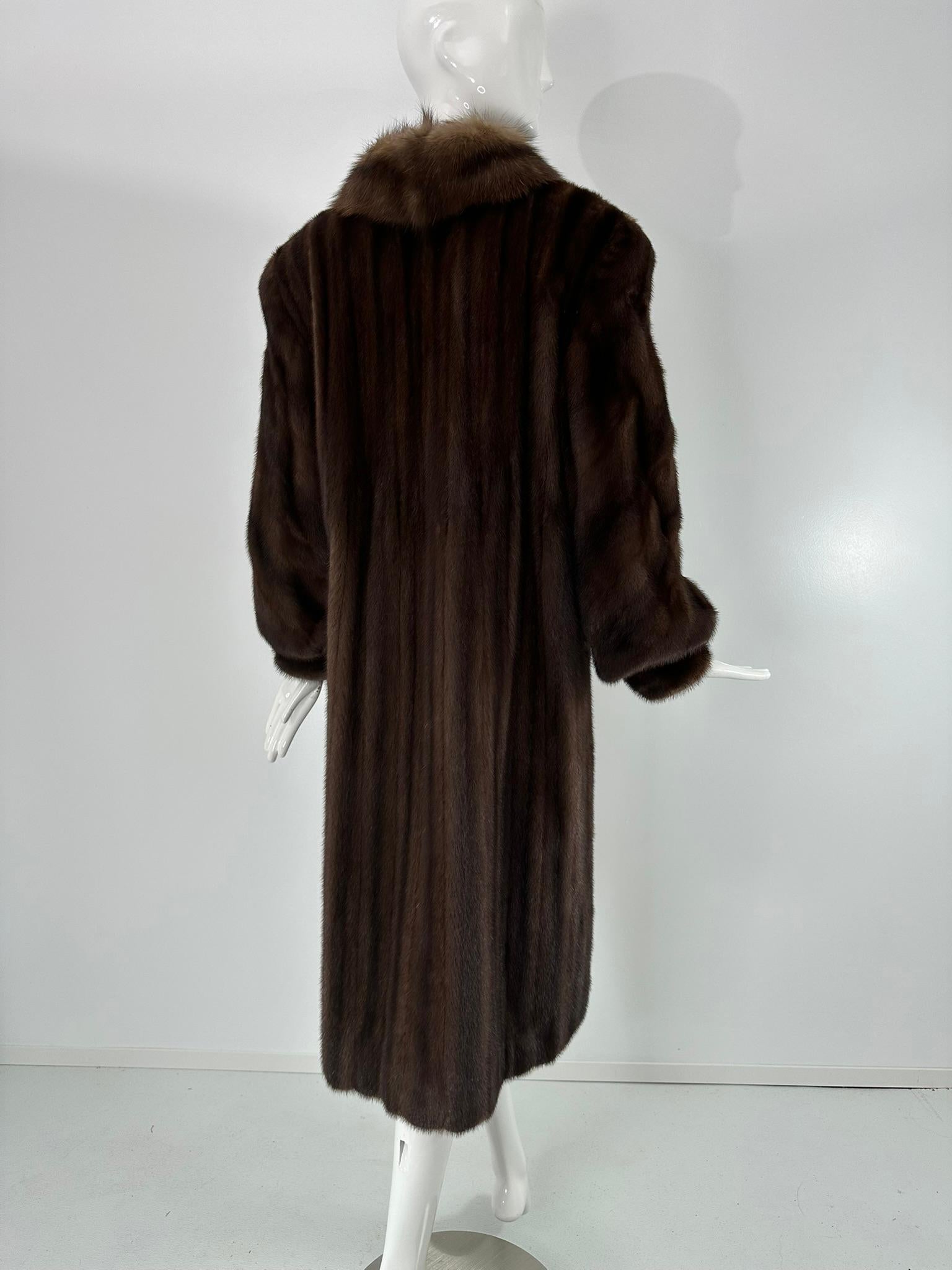 Pellicce Kakas Boston Cappotto completo in pelliccia di visone e zibellino color oro mogano anni '90 S.I.M. in vendita 3