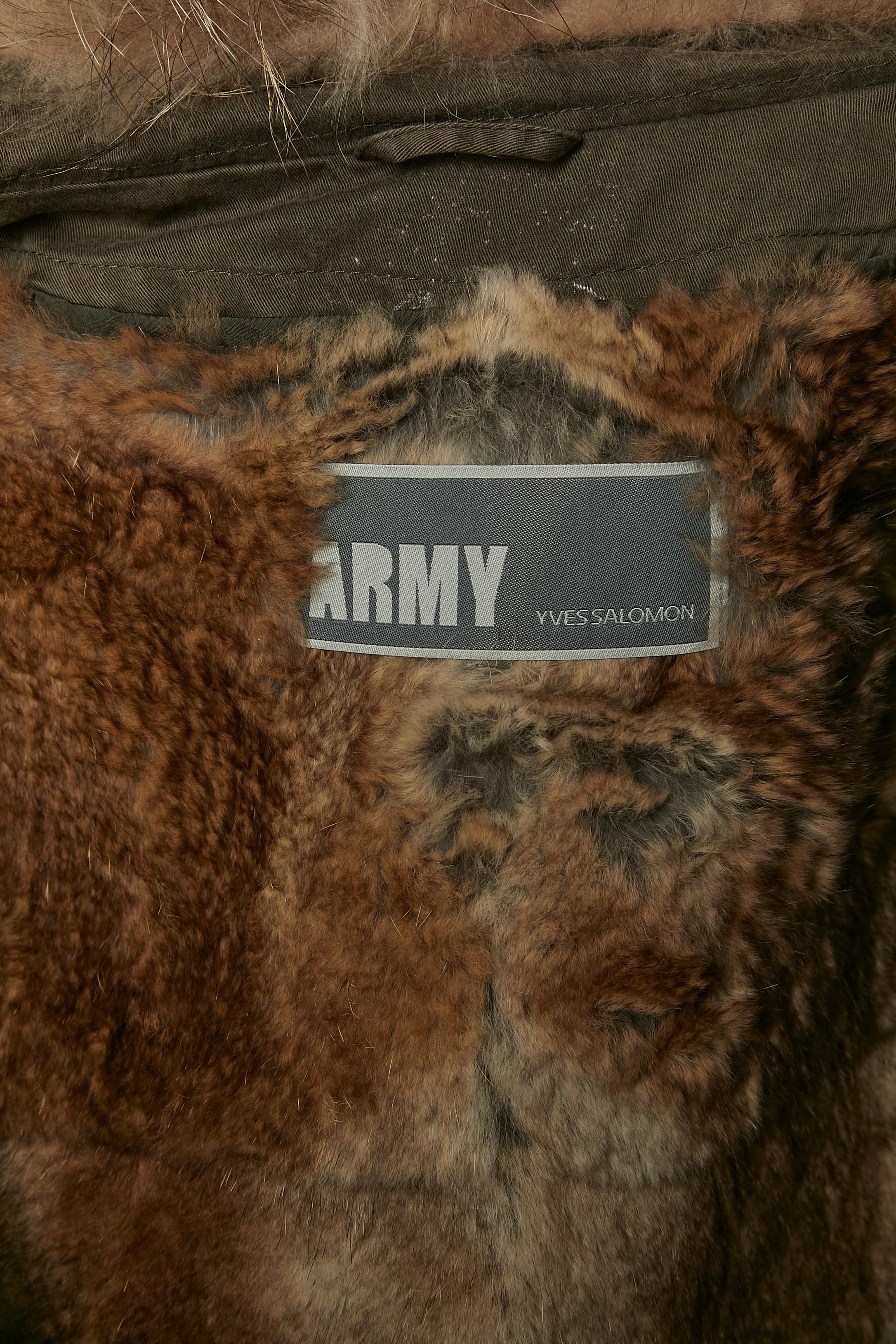 Parka senza maniche in cotone kaki con collo e fodera in pelliccia ARMY by Yves Salomon in vendita 2